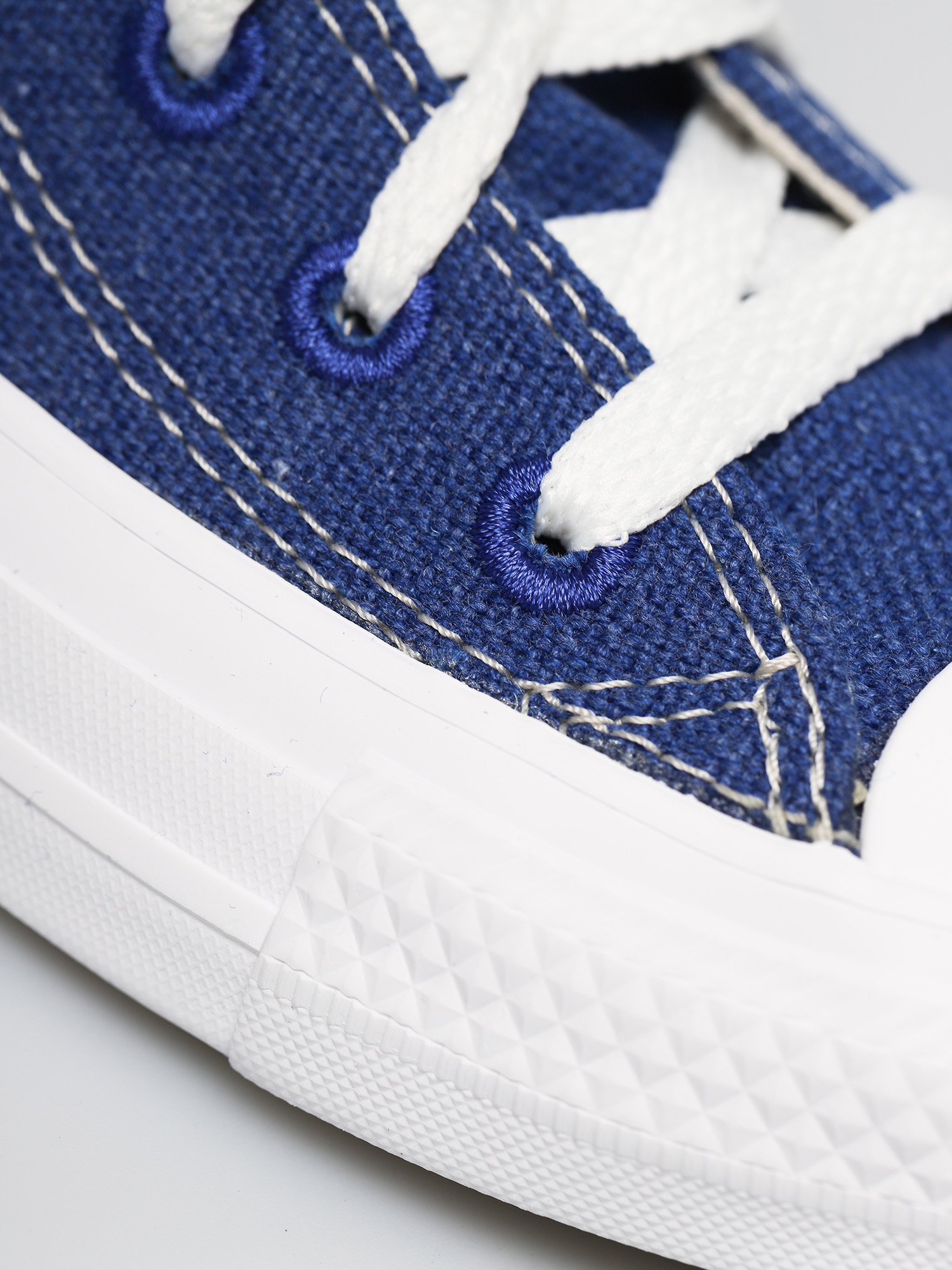 bright blue converse