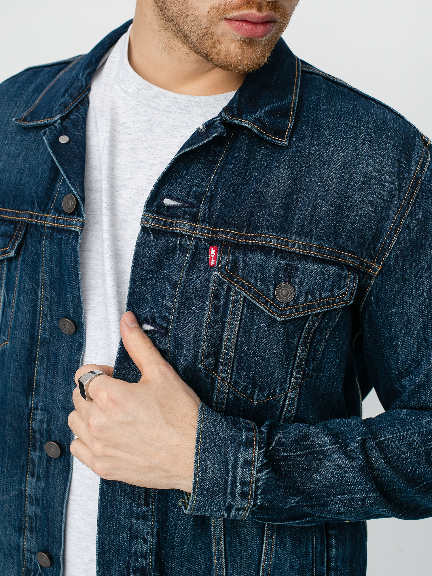 Levi s The Trucker Palmer Jacket navy blue med indigo worn in