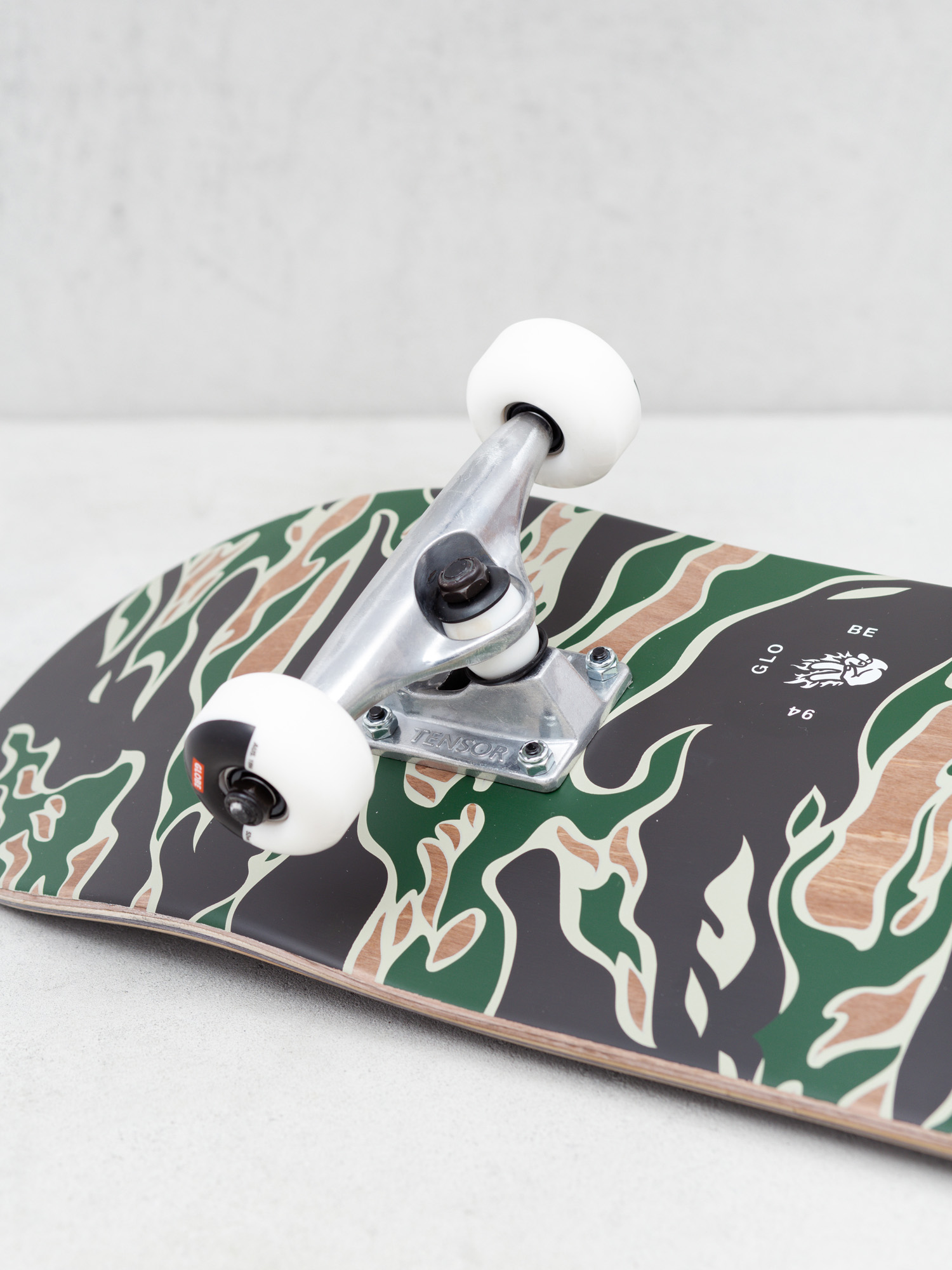 Globe G1 Full On Skateboard (tiger camo)