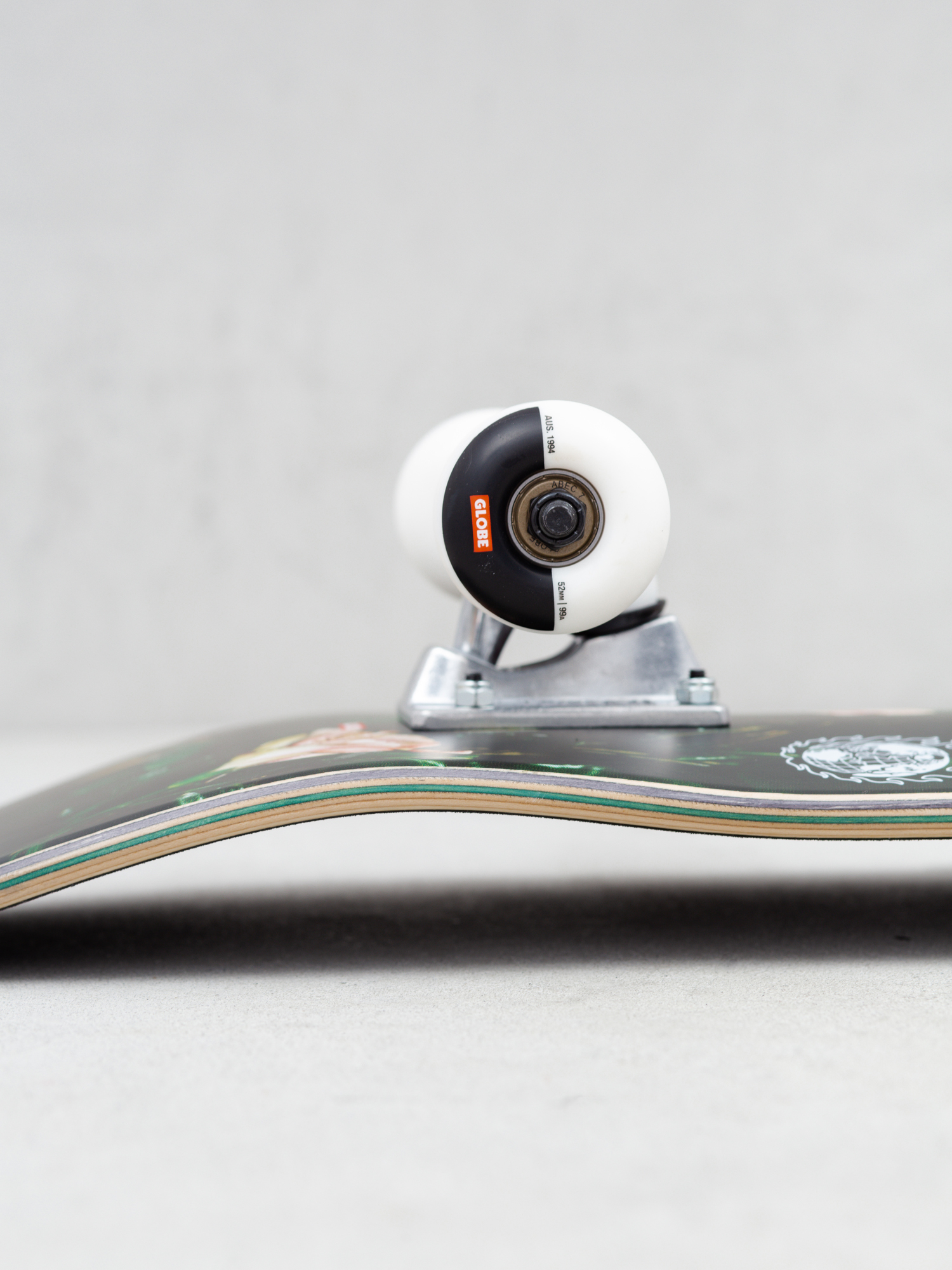 Globe G1 Insignia Skateboard (maple/thornbush)