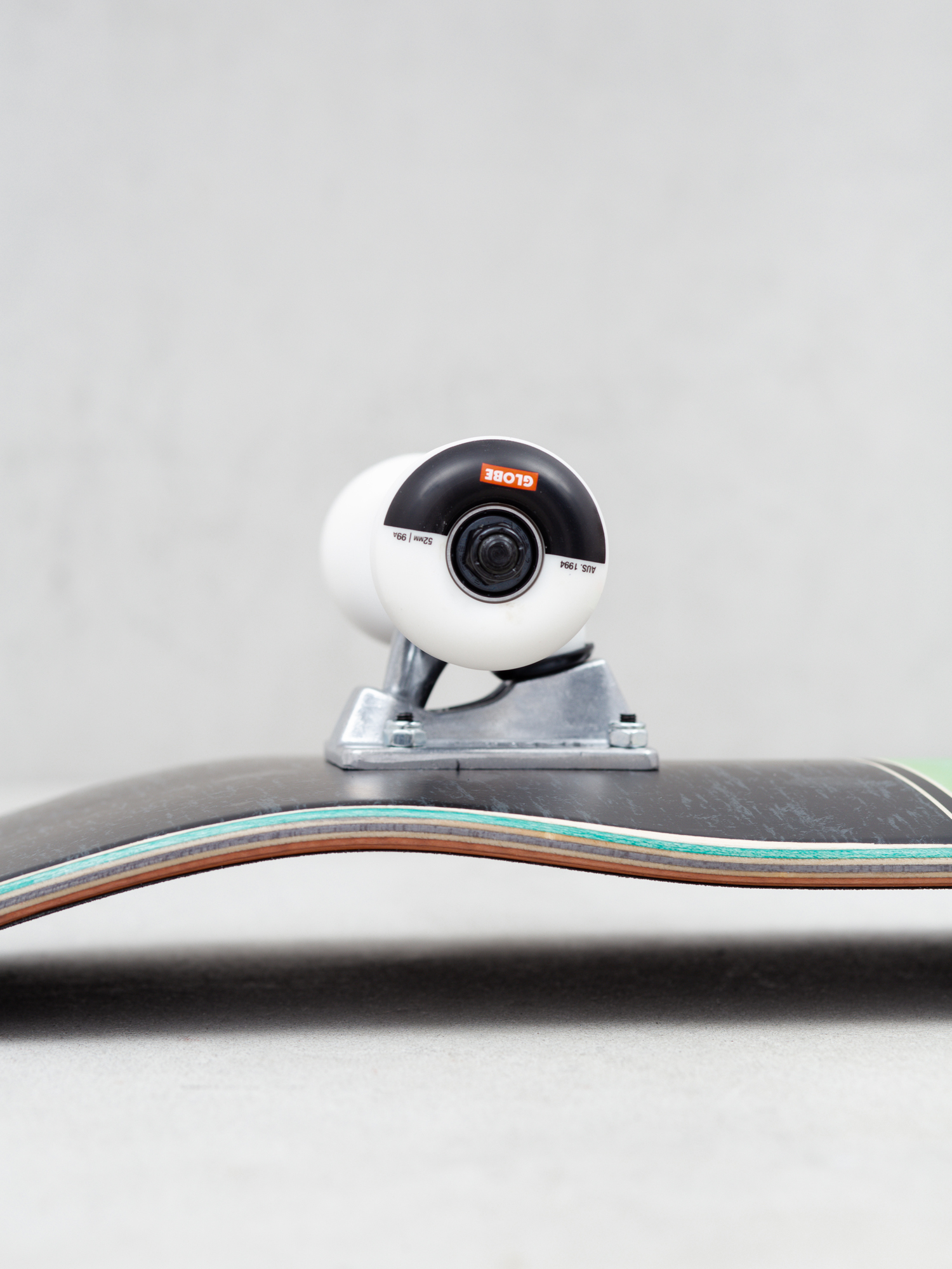 Globe G1 Supercolor Skateboard (black/pond)