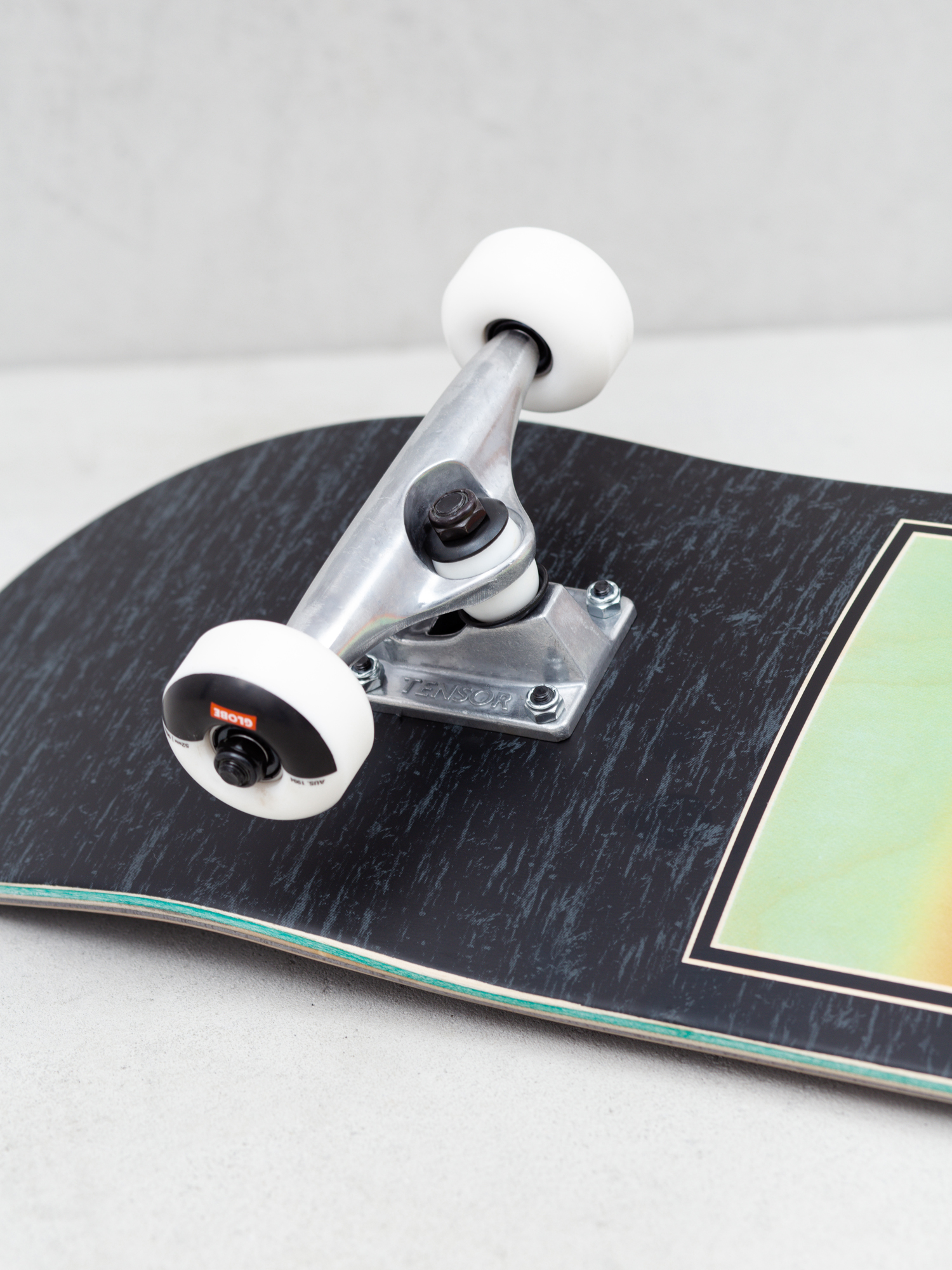 Globe G1 Supercolor Skateboard (black/pond)