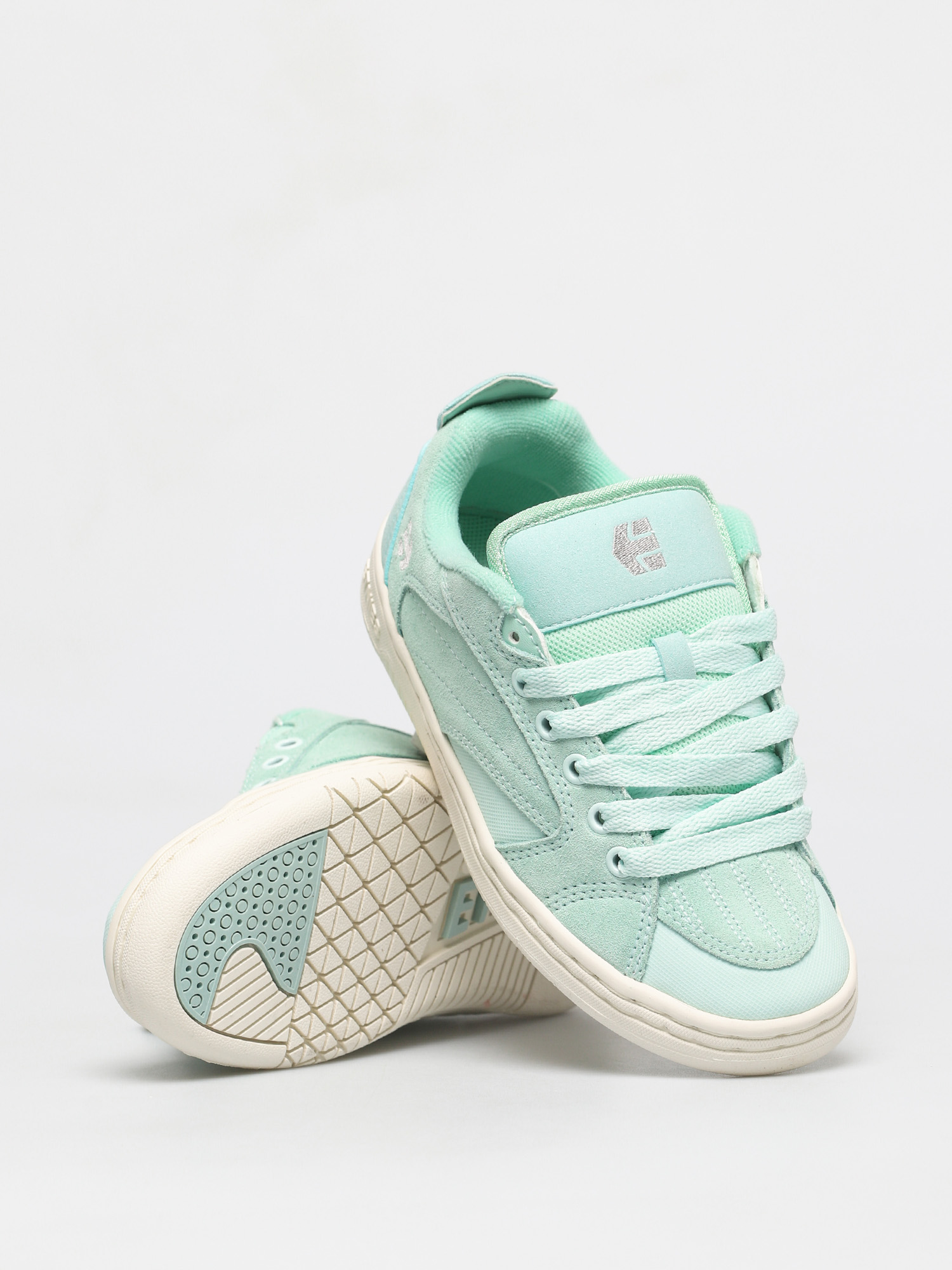 etnies czar