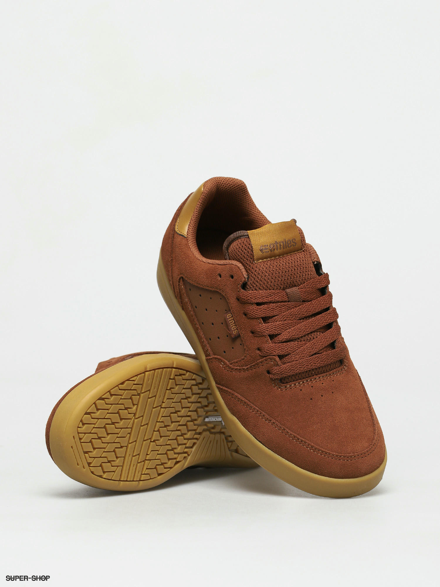 etnies leather