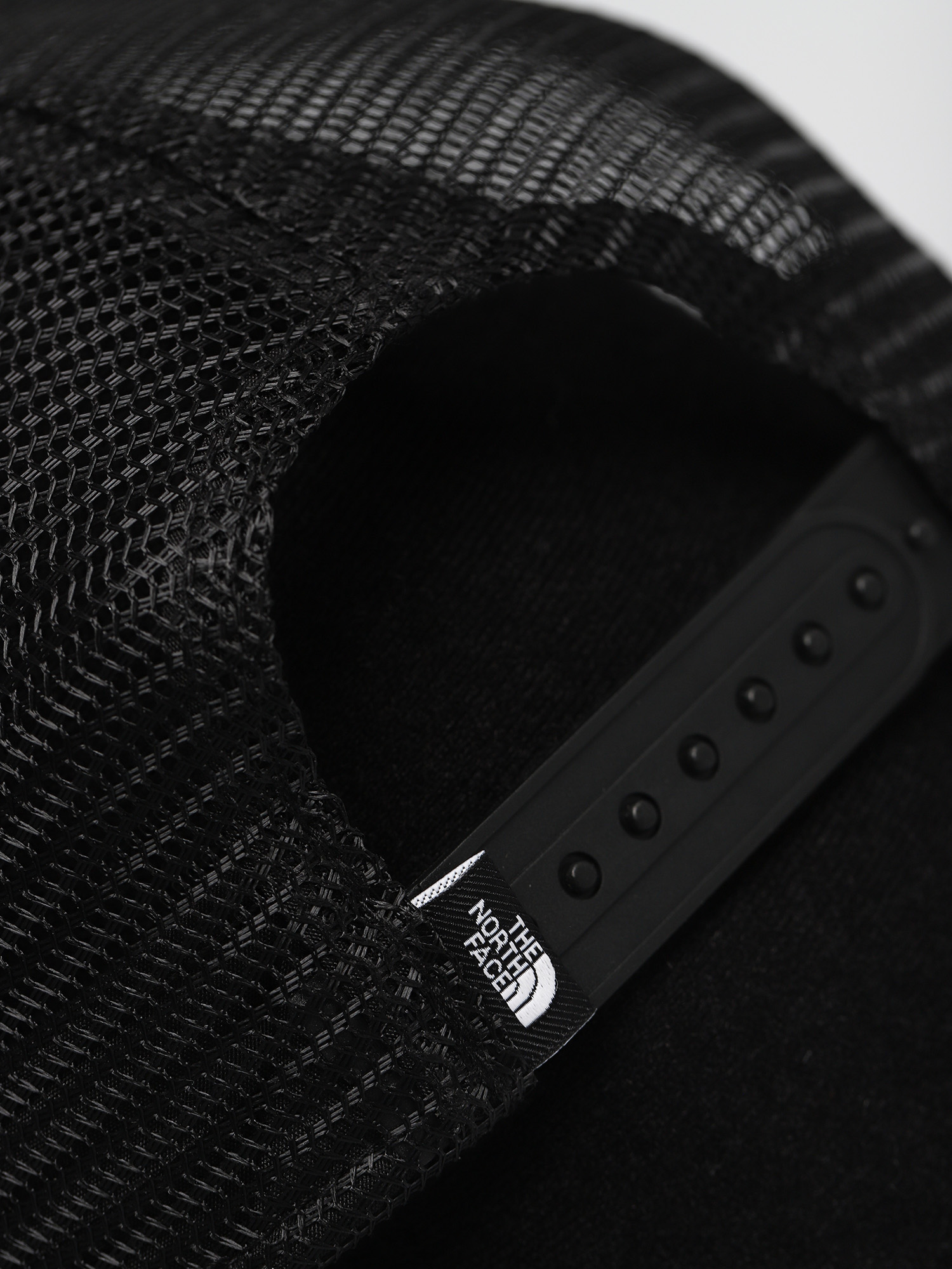 The North Face TNF Logo Trucker ZD Cap (black)