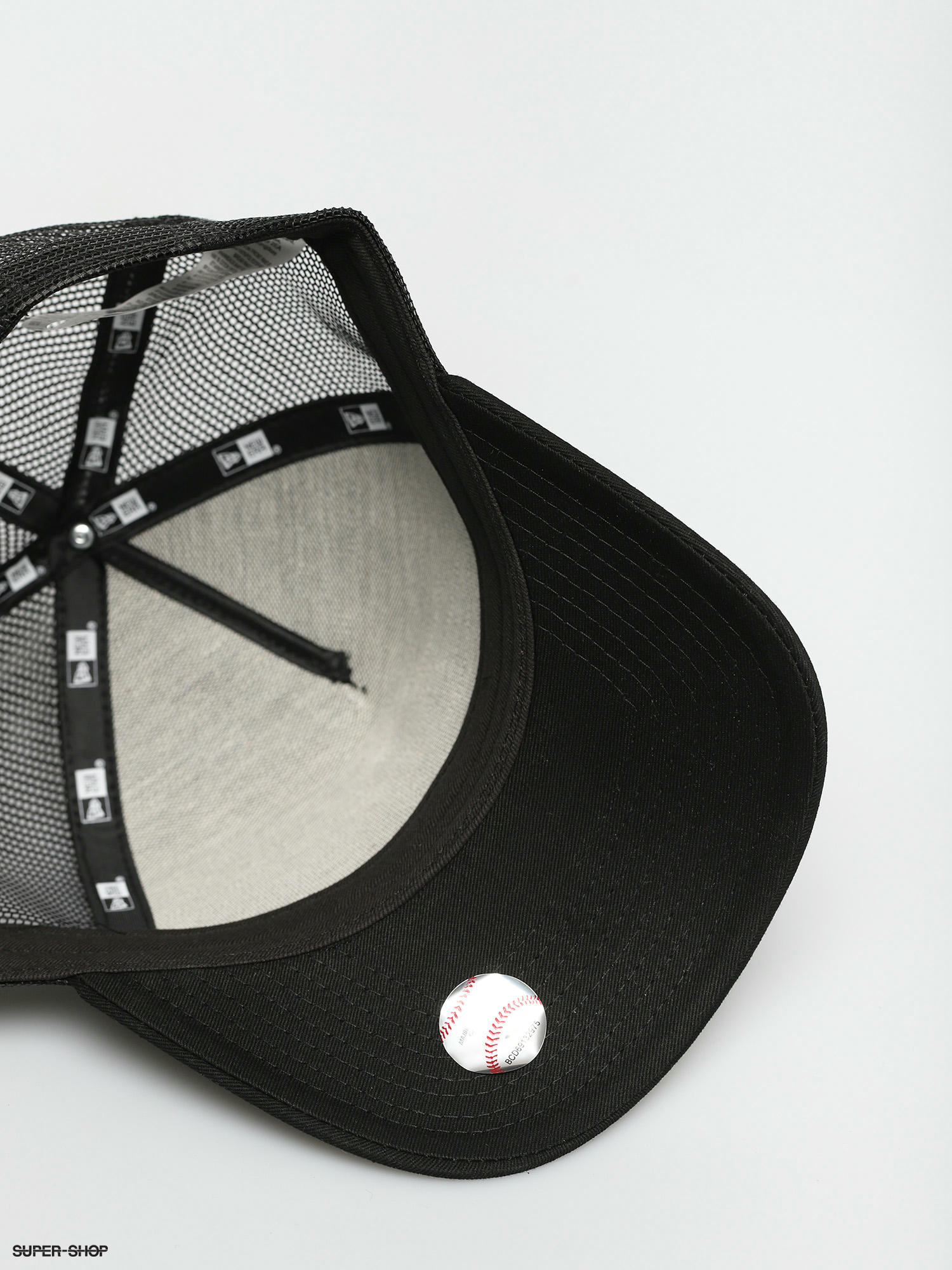 New era Clean Trucker Cap Black