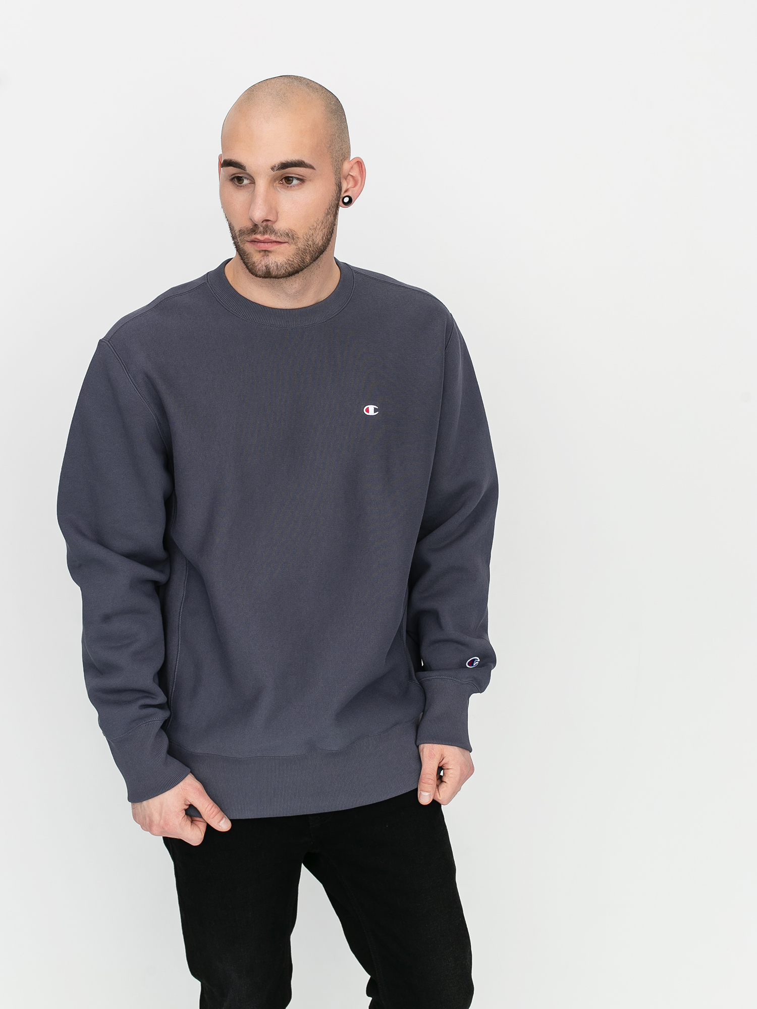 champion sweatshirt sneaks up