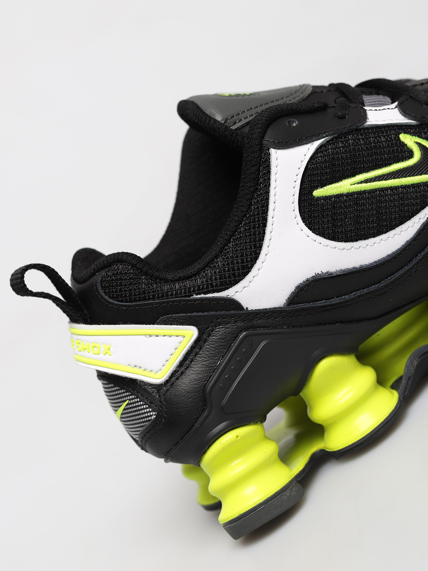 Nike Shox Tl Nova Shoes Wmn (black/black lemon venom iron grey)