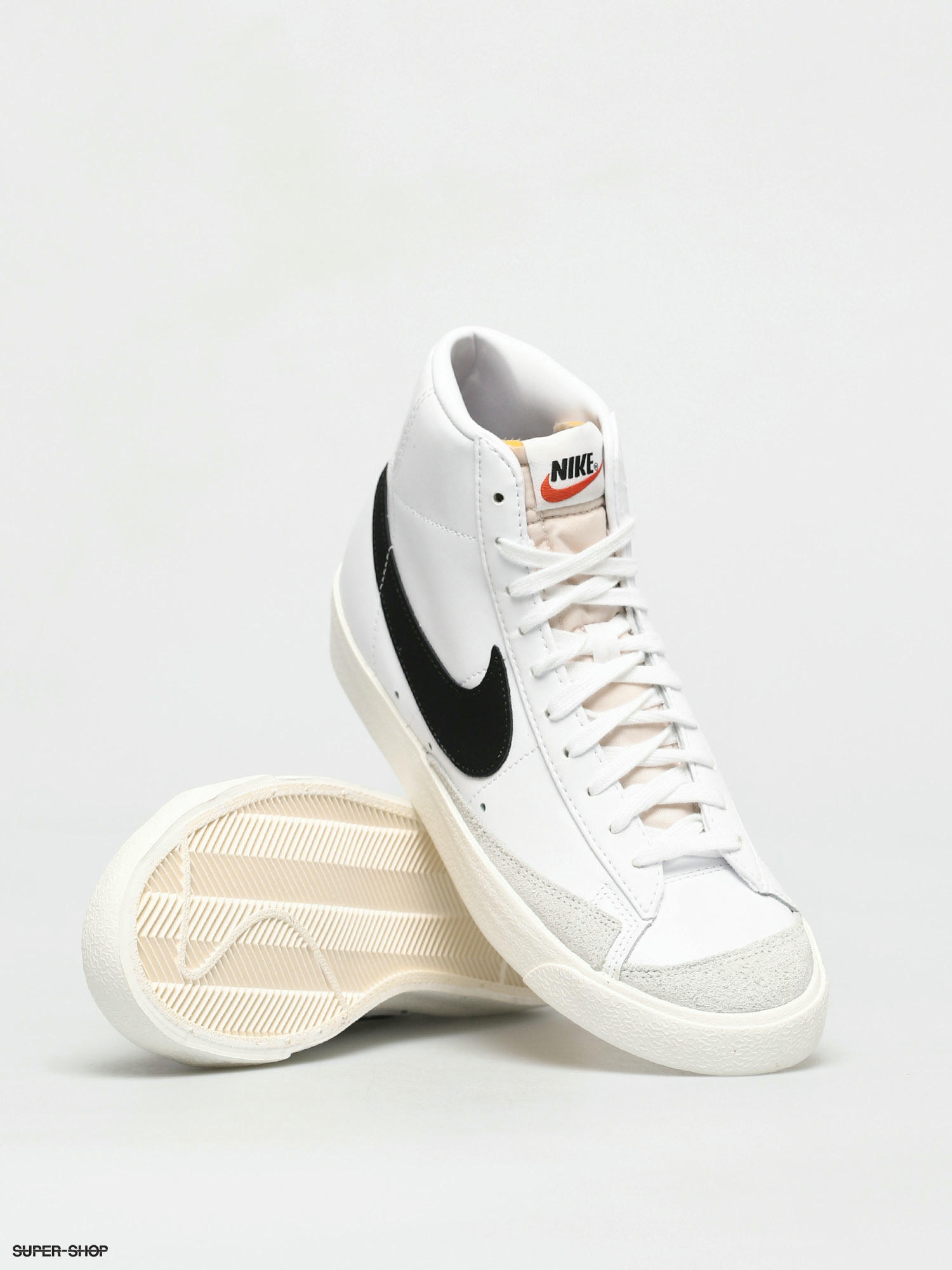 Nike Blazer Mid 77 Vintage Shoes (white 