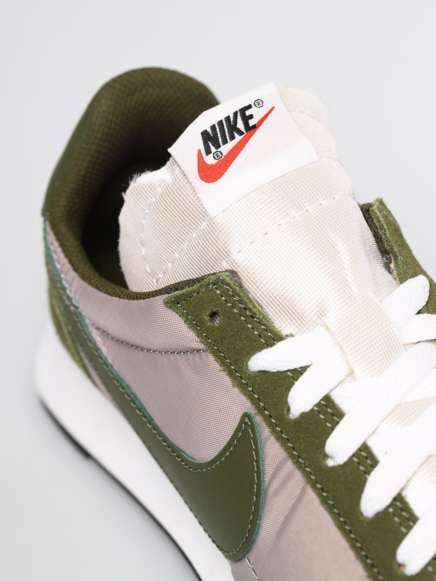 Nike Air Tailwind 79 Shoes (pumice/legion green white black)
