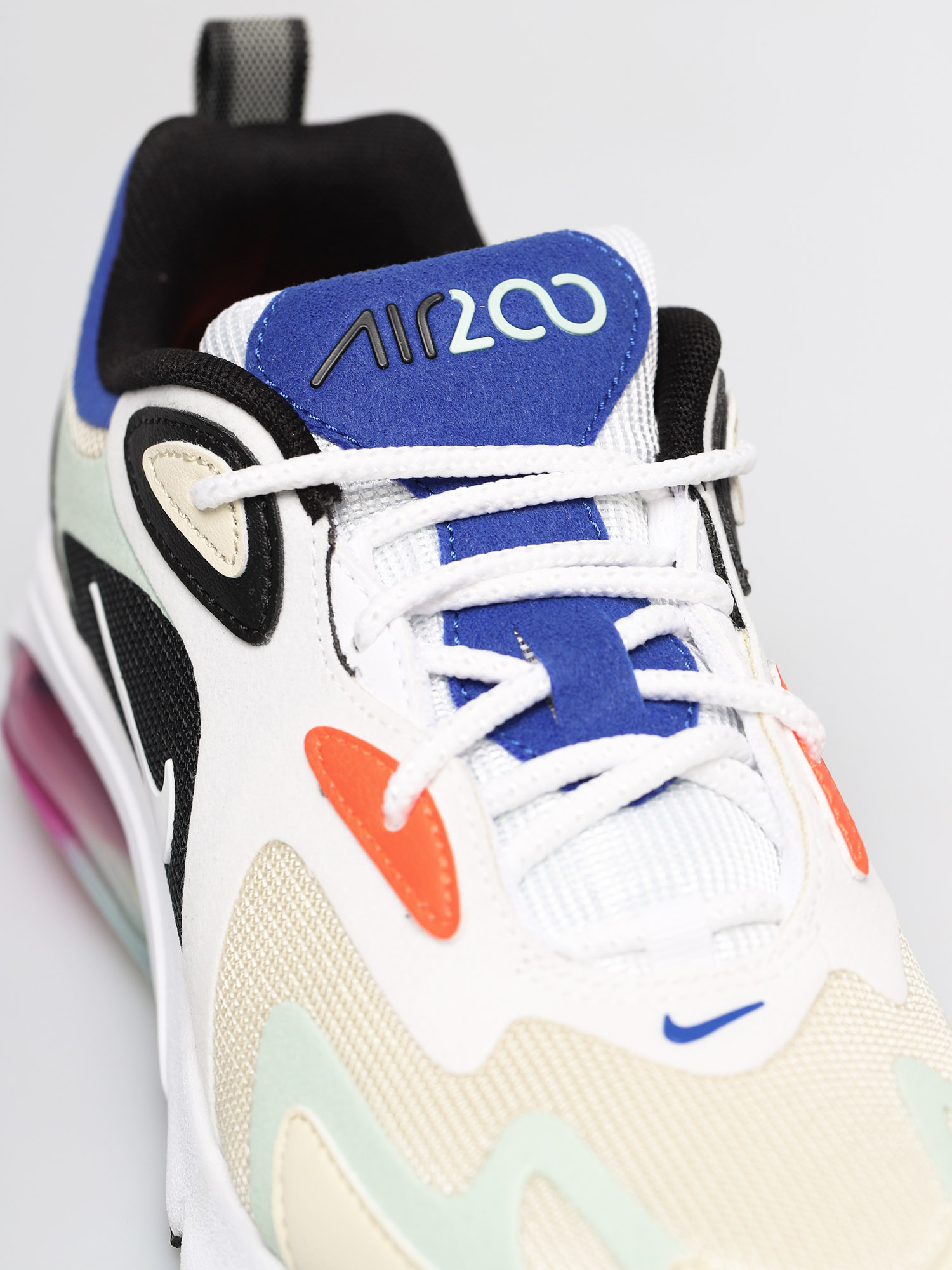 Nike Air Max 200 Shoes Wmn (fossil/white black pistachio frost)