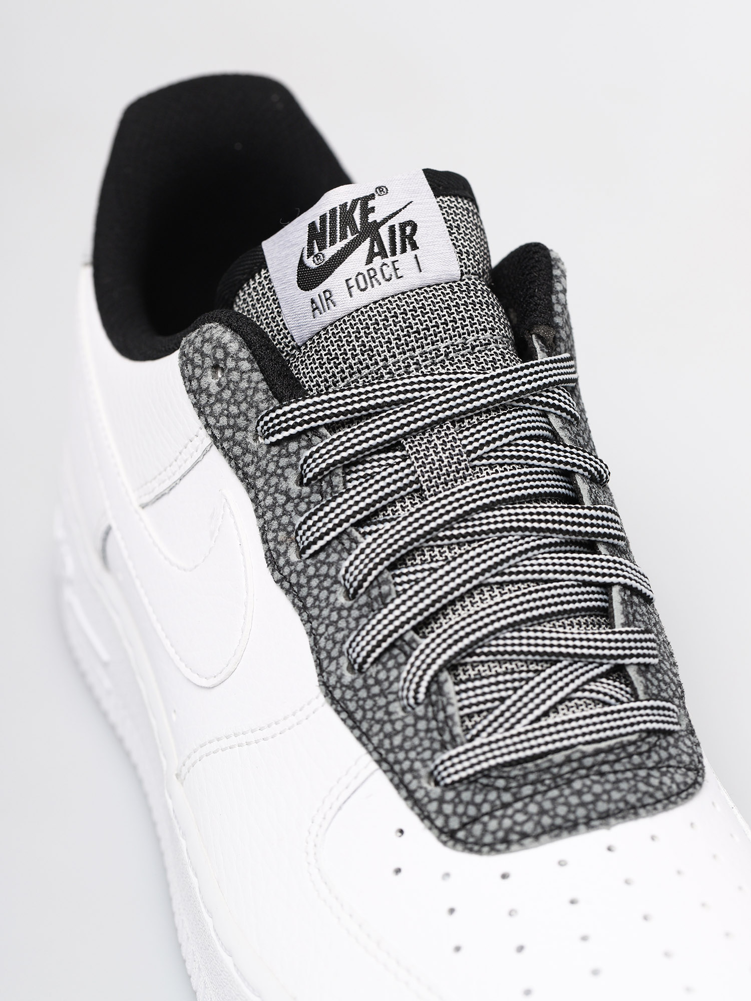 Nike Air Force 1 07 Lv8 Schuhe (white/white cool grey pure platinum)