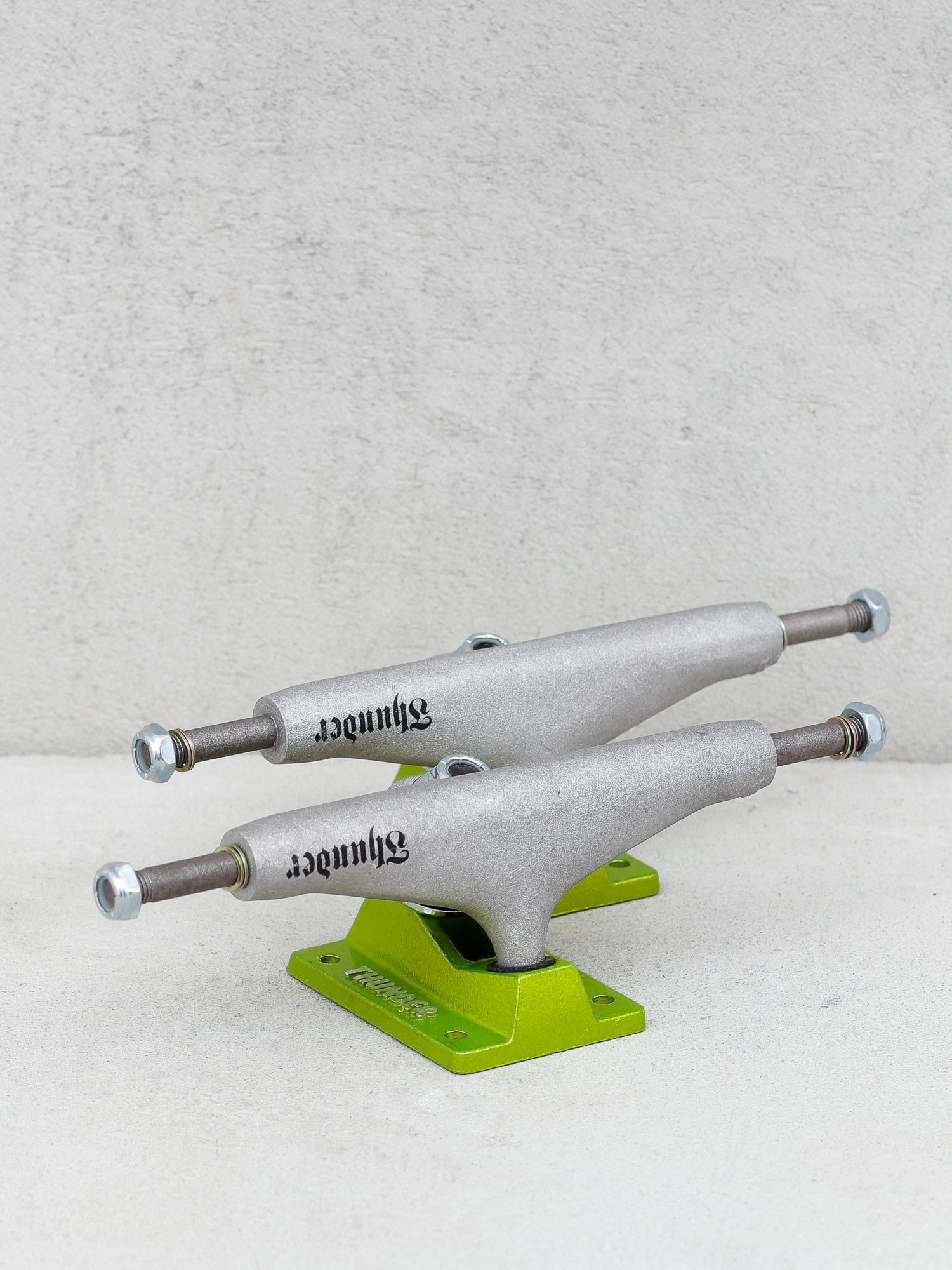 Thunder Script Raw Shock Trucks (silver/green)