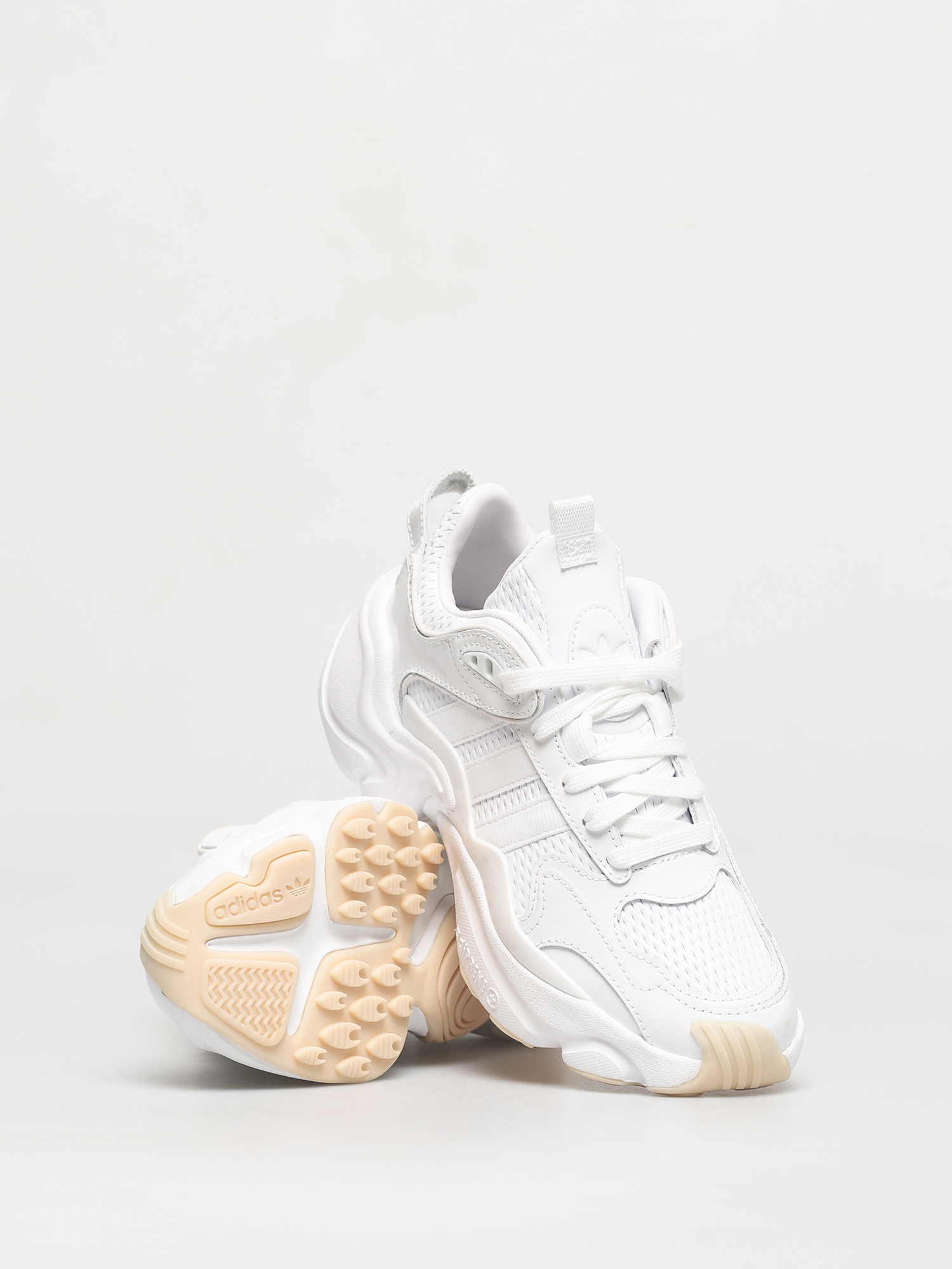 adidas Originals Magmur Runner Shoes Wmn (ftwr white/ftwr white/core black)