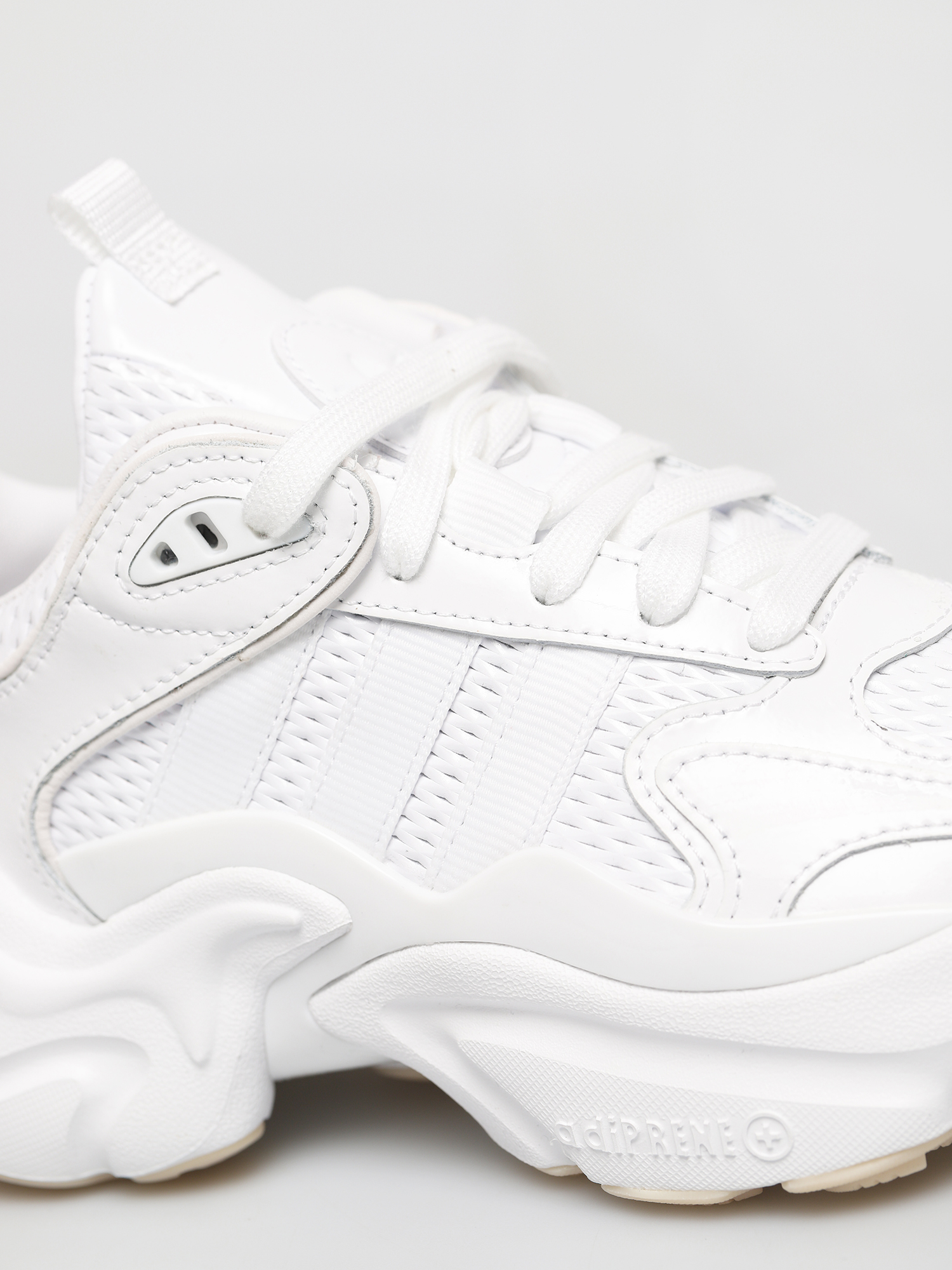 adidas Originals Magmur Runner Shoes Wmn (ftwr white/ftwr white/core black)