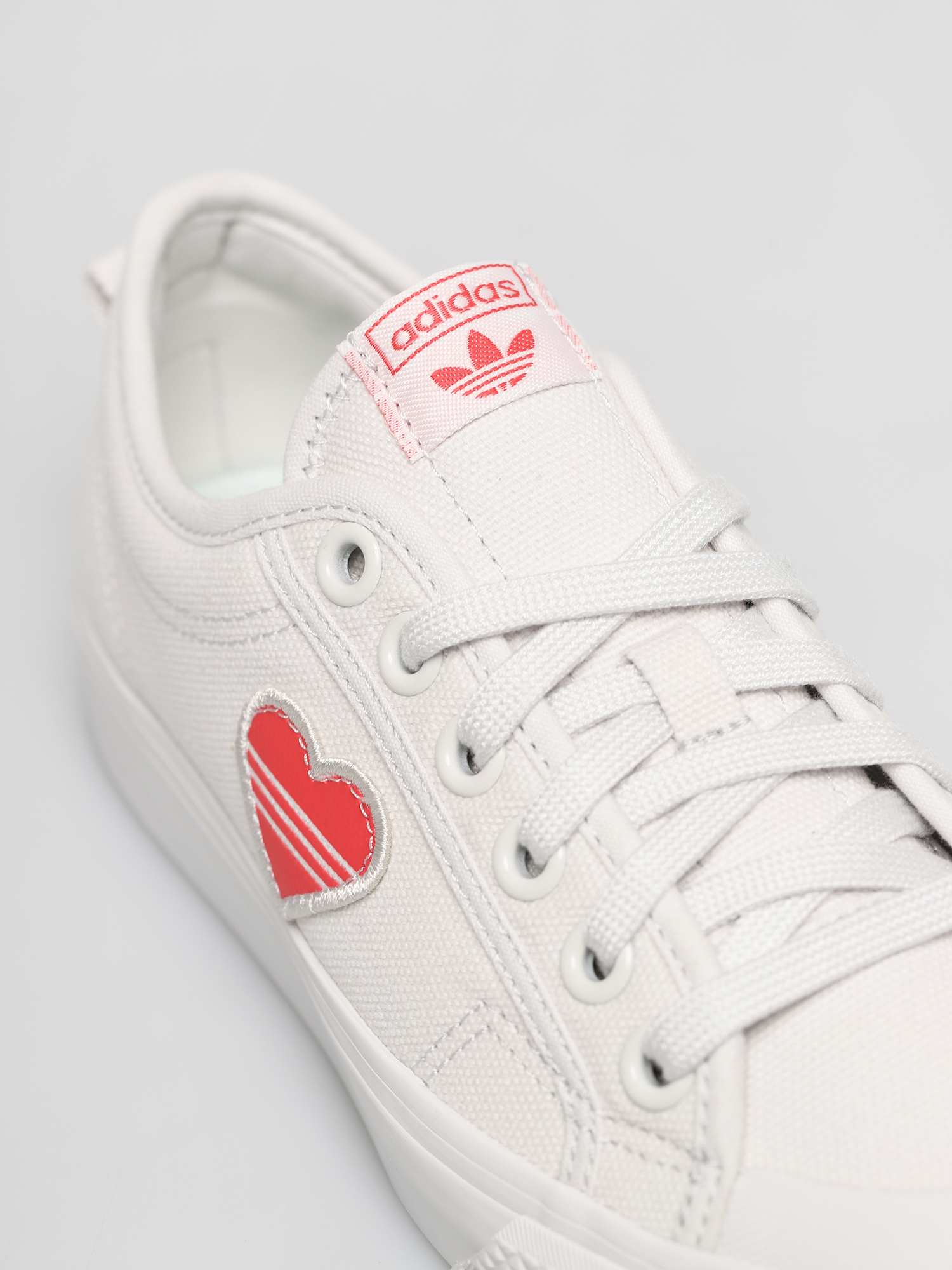 adidas Originals Nizza Trefoil Shoes Wmn (crywht/shored/cblack)