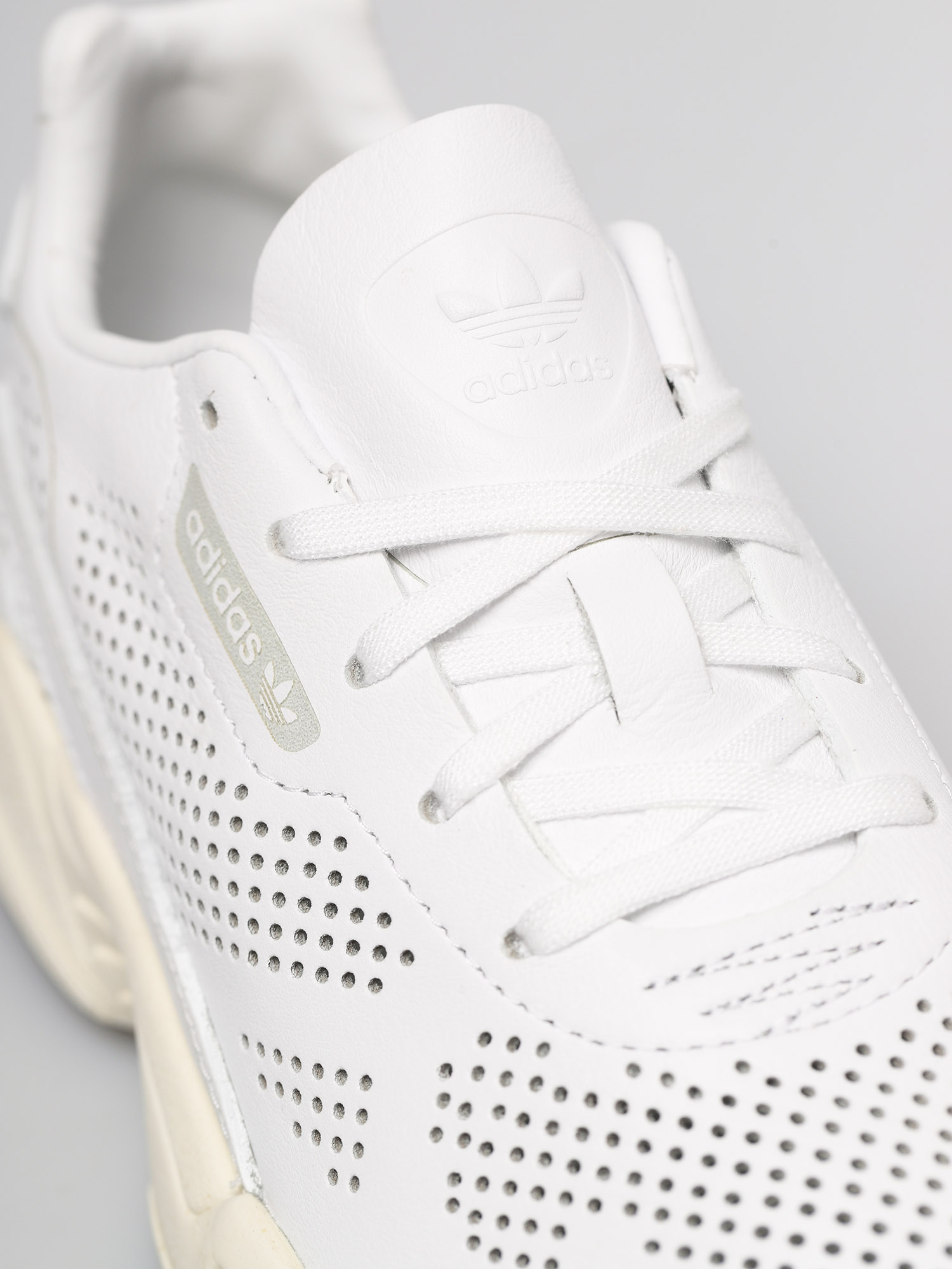 adidas Originals Falcon Alluxe Shoes Wmn (ftwwht/ftwwht/owhite)