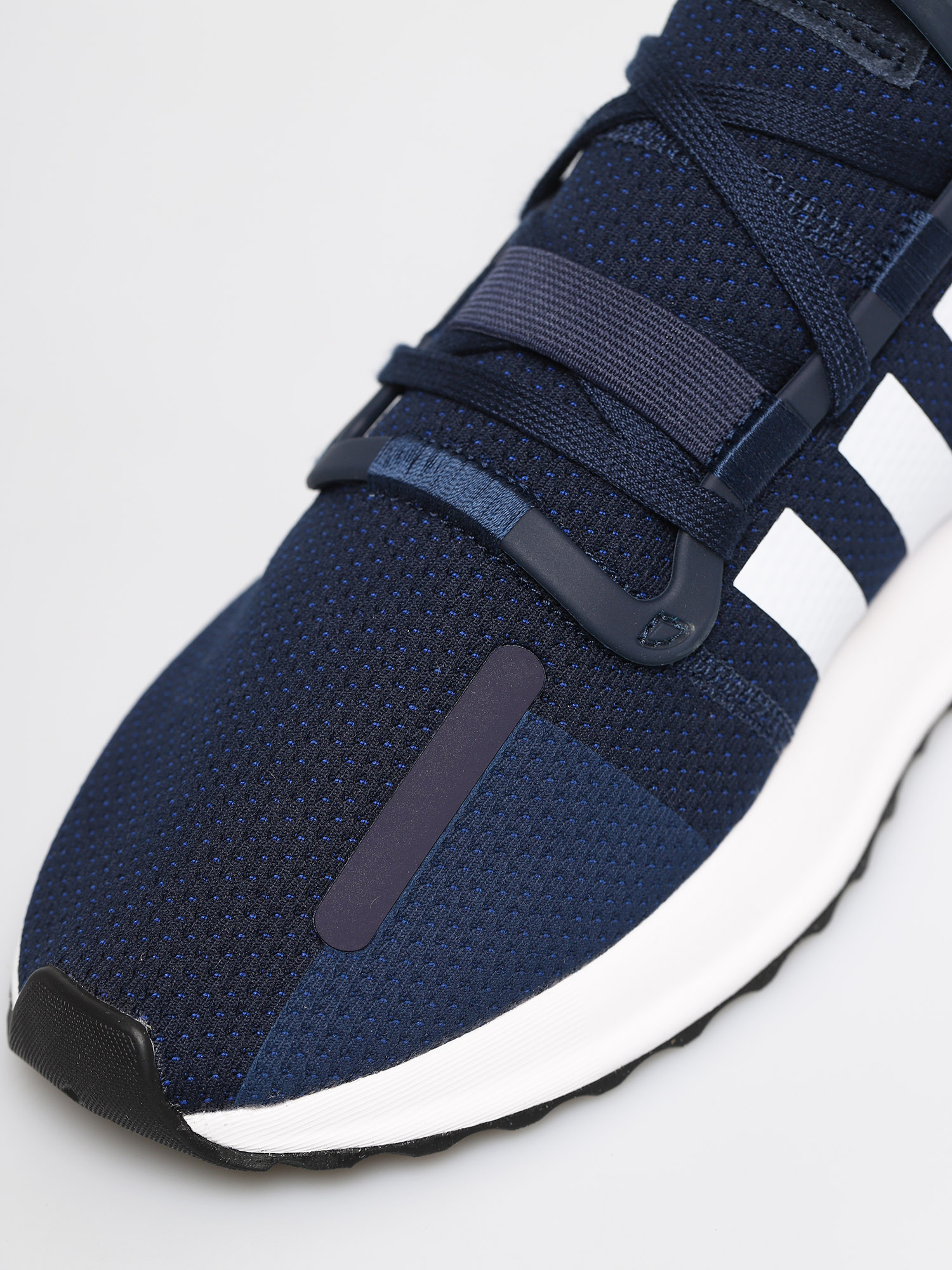 adidas Originals U Path Run Shoes (cburgu/cblack/ftwwht)