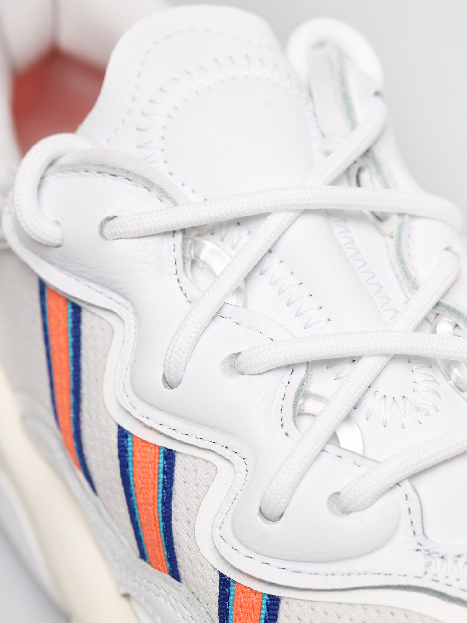 adidas Originals Ozweego Shoes Wmn (white/signal coral/blue glow)