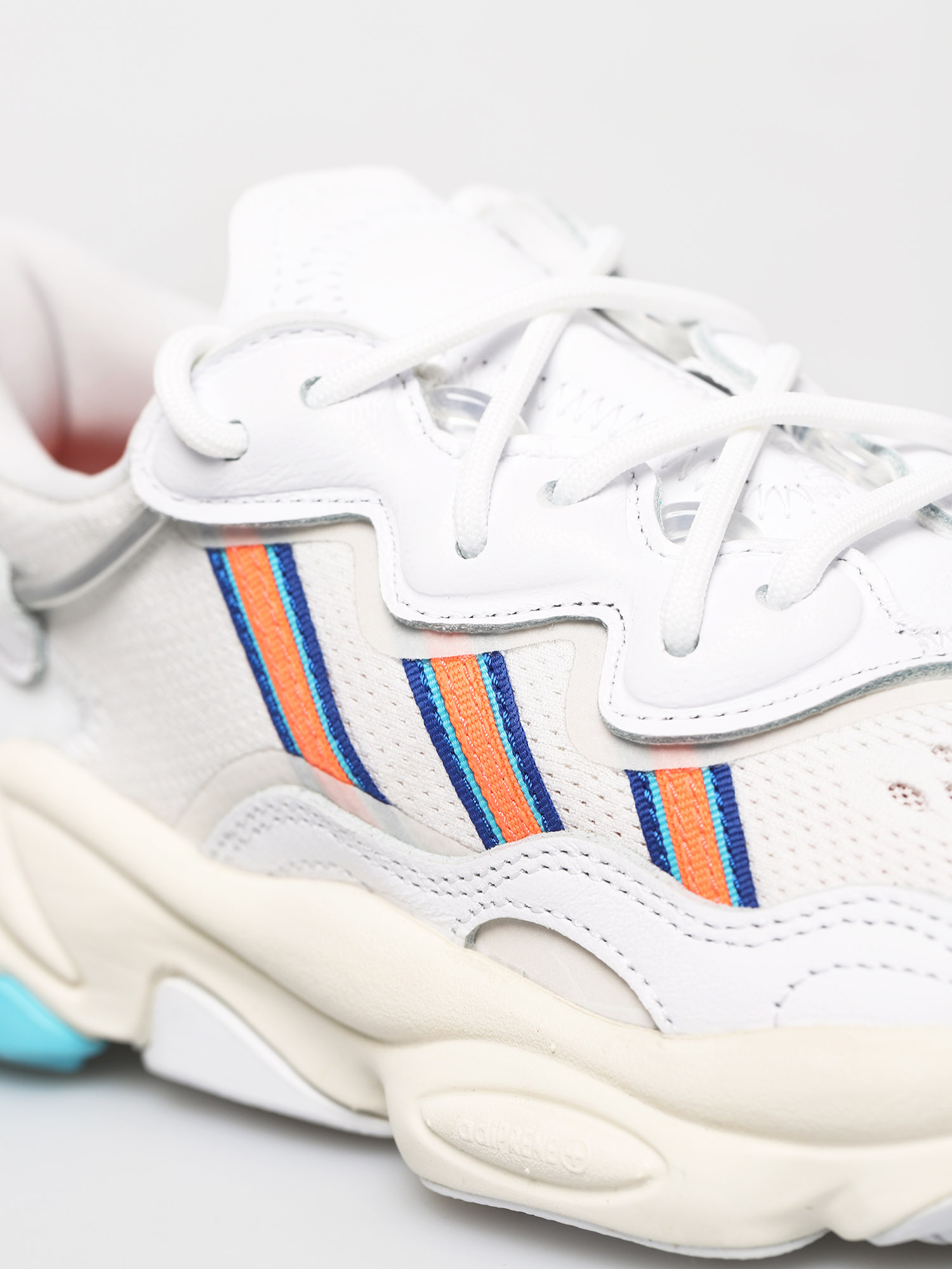 adidas Originals Ozweego Shoes Wmn (white/signal coral/blue glow)