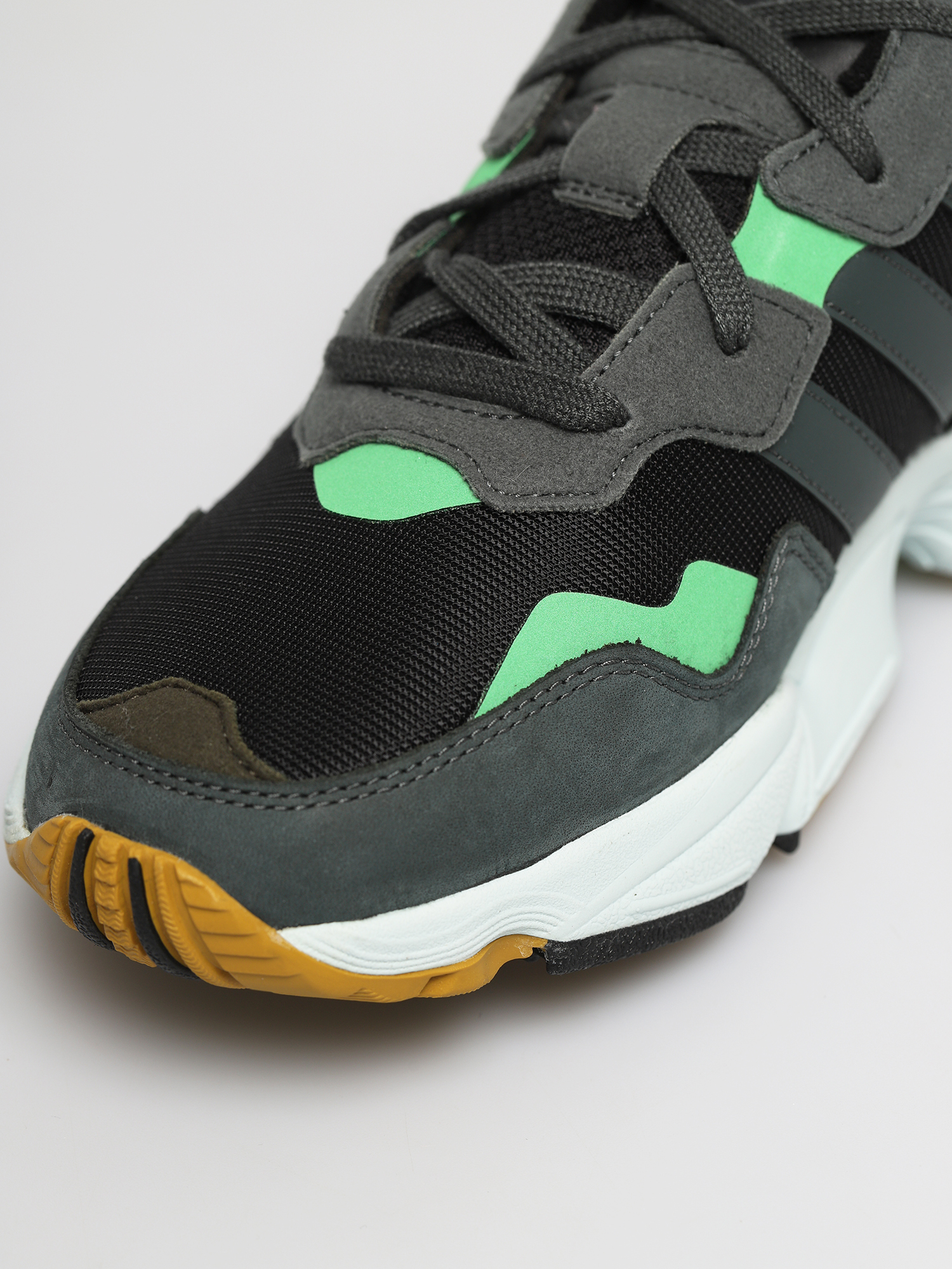 adidas Originals Yung 96 Schuhe (cblack/legivy/rawoch)