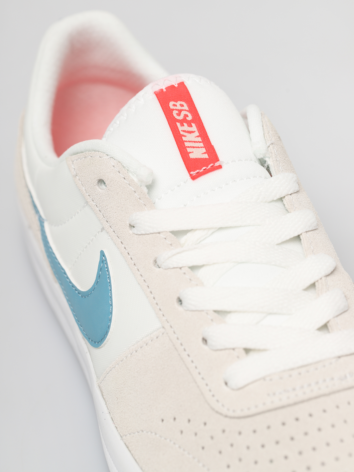 Nike SB Team Classic Shoes (summit white/cerulean white)