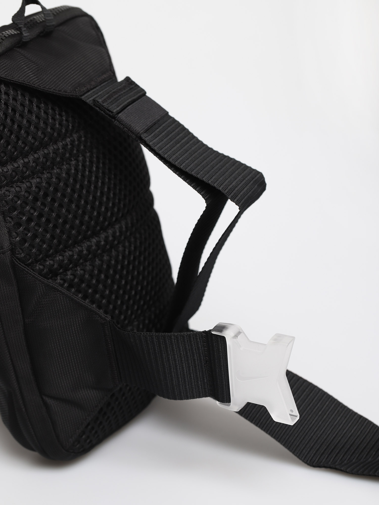 Nike Advance Tasche (black/black/white)