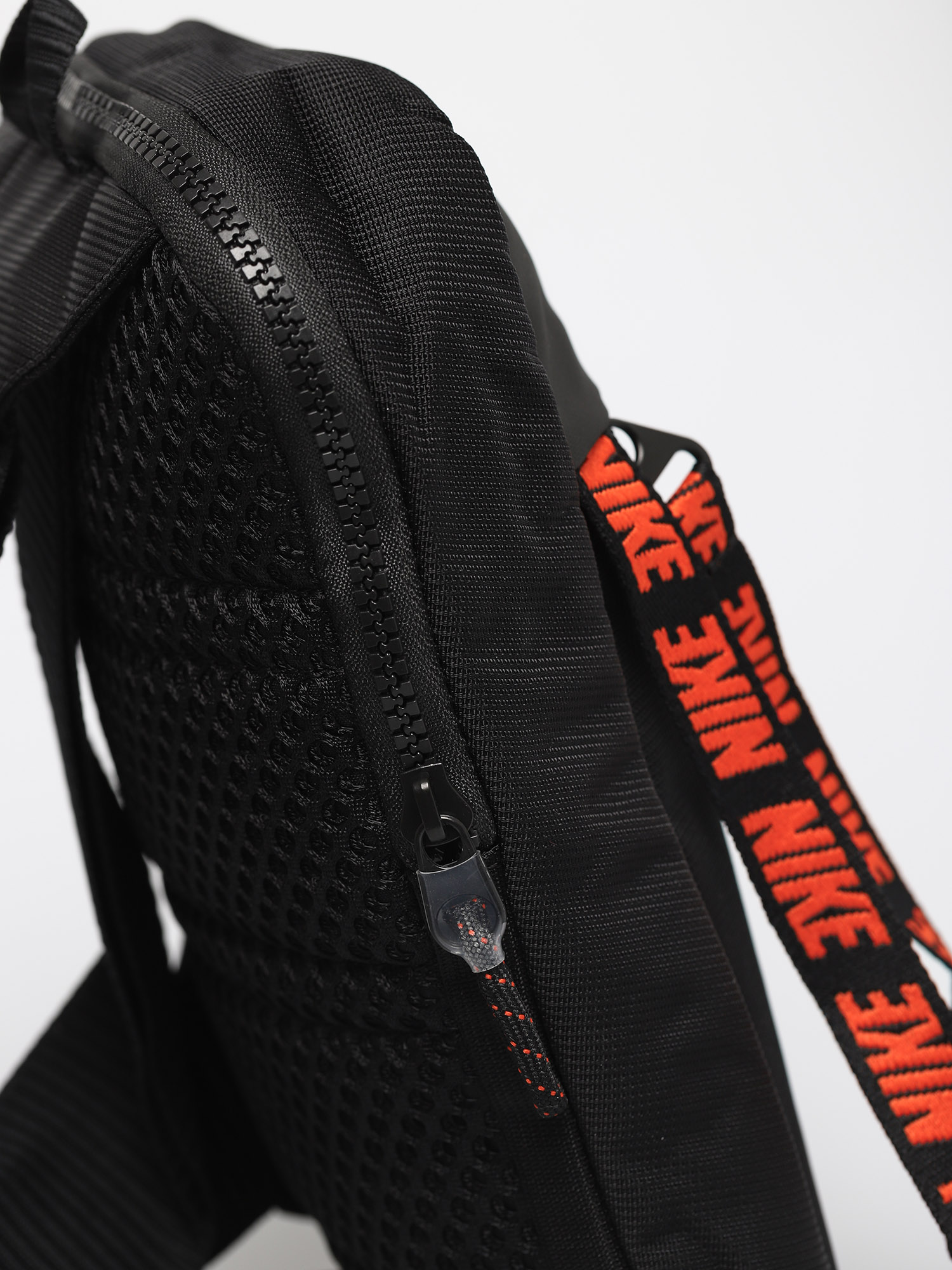 Nike Advance Tasche (black/black/white)