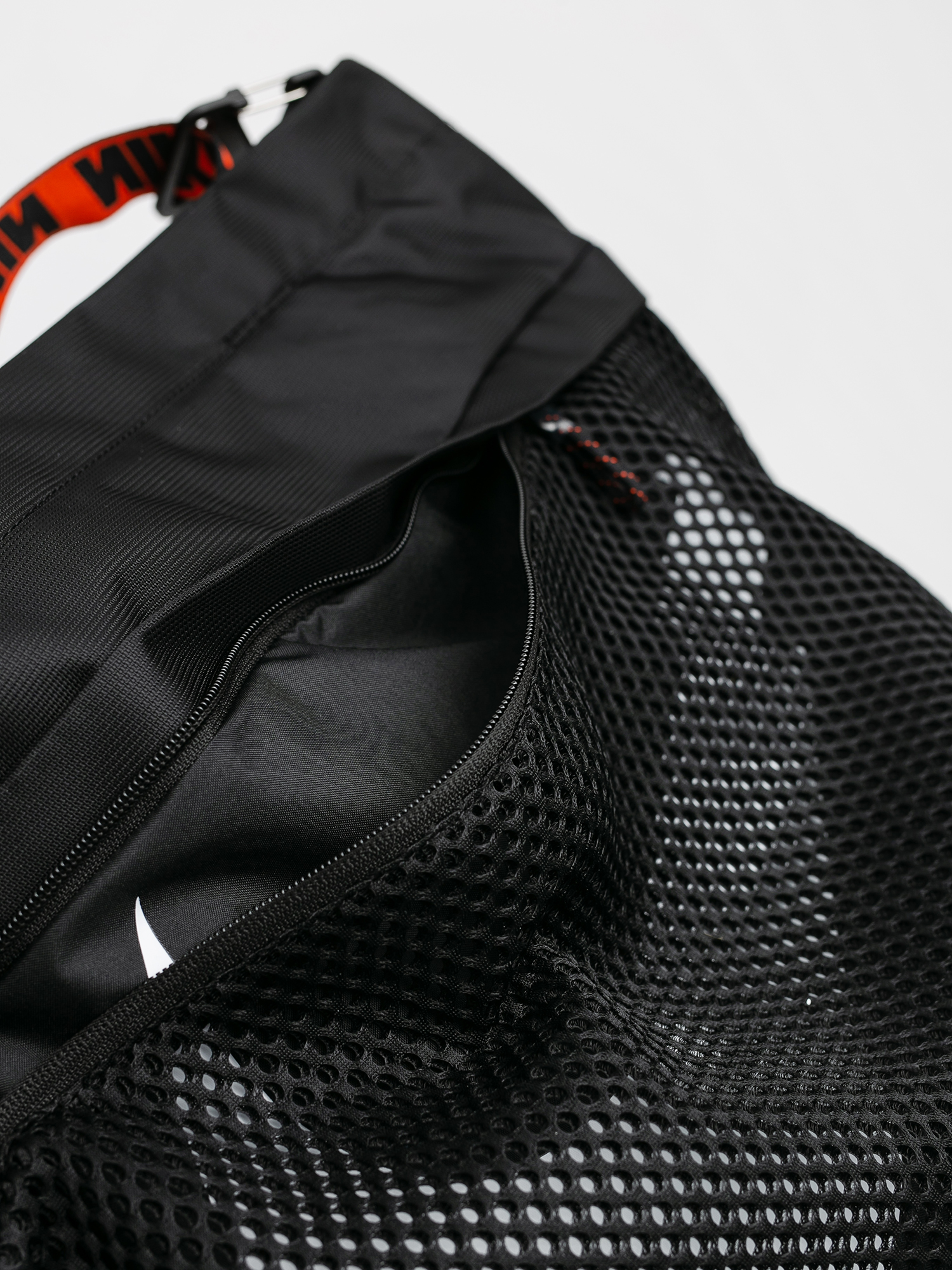 Nike Advanced Tasche (black/black/white)