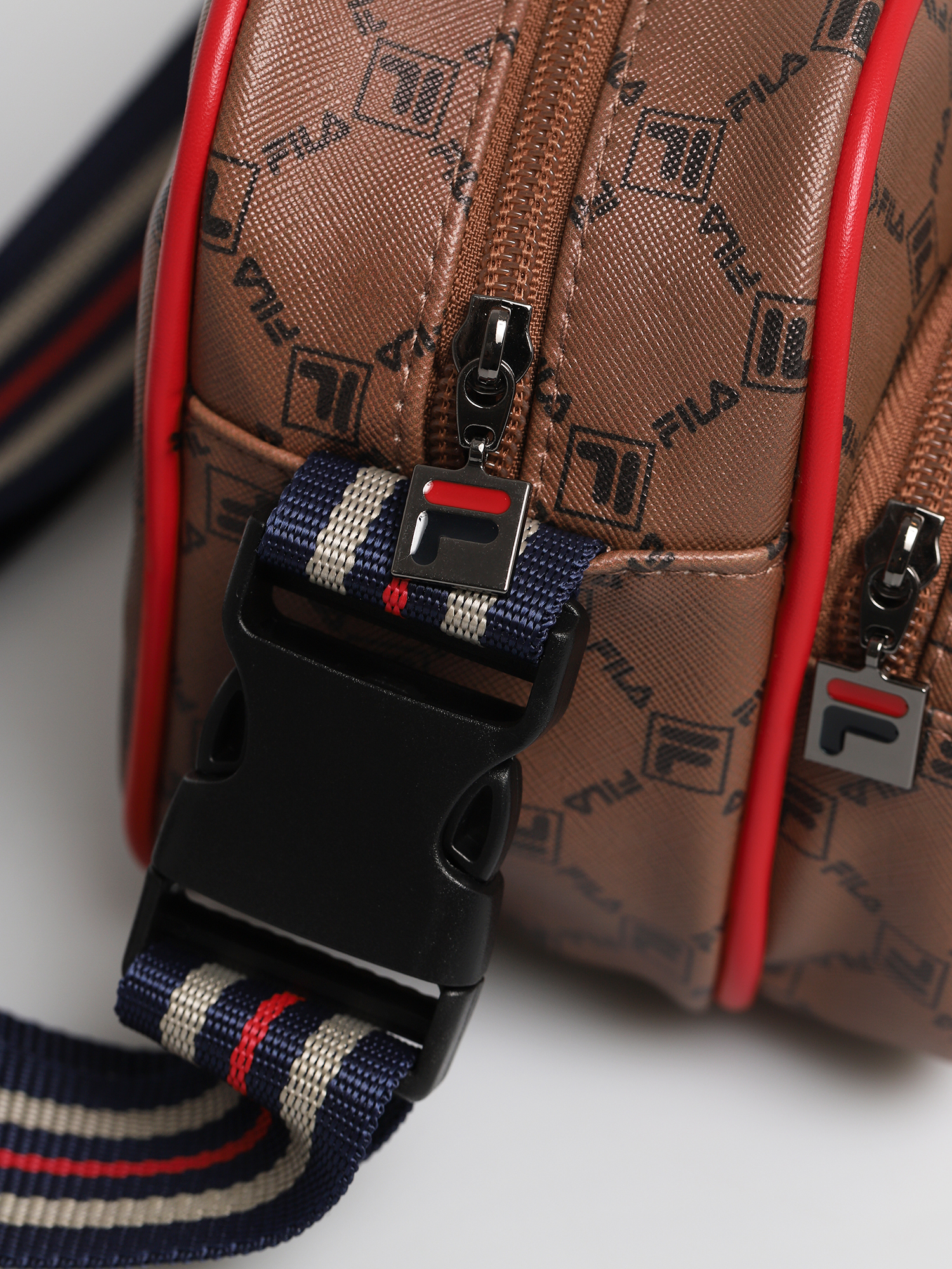 Fila Shoulder Bag New Twist Bag (allover thrush coffee bean)