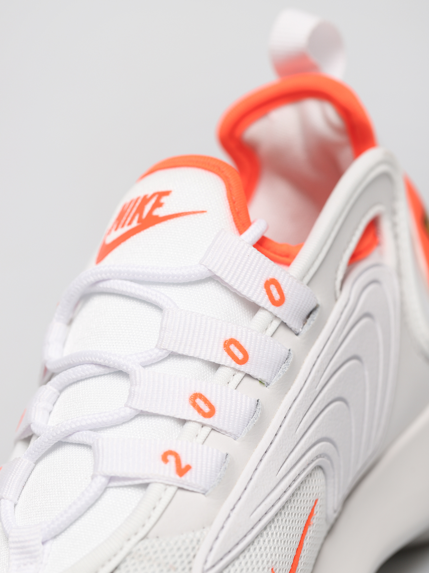 Nike Zoom 2K Shoes Wmn (platinum tint/hyper crimson white black)