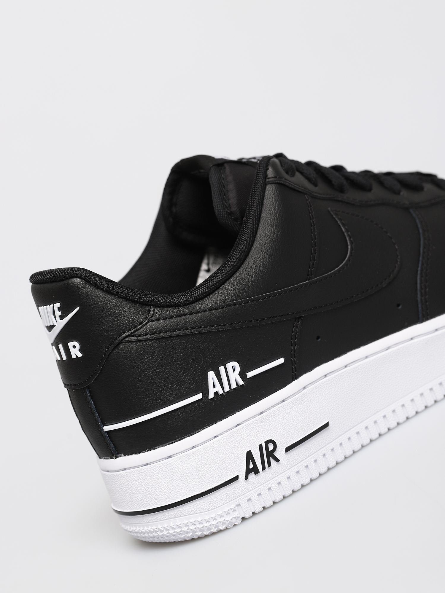 Nike Air Force 1 07 Shoes (black/black white)