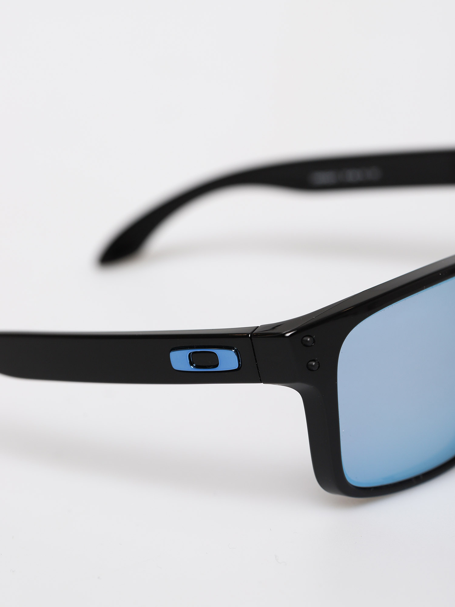 Oakley Holbrook Sunglasses (polished black/prizm deep h2o polarized)