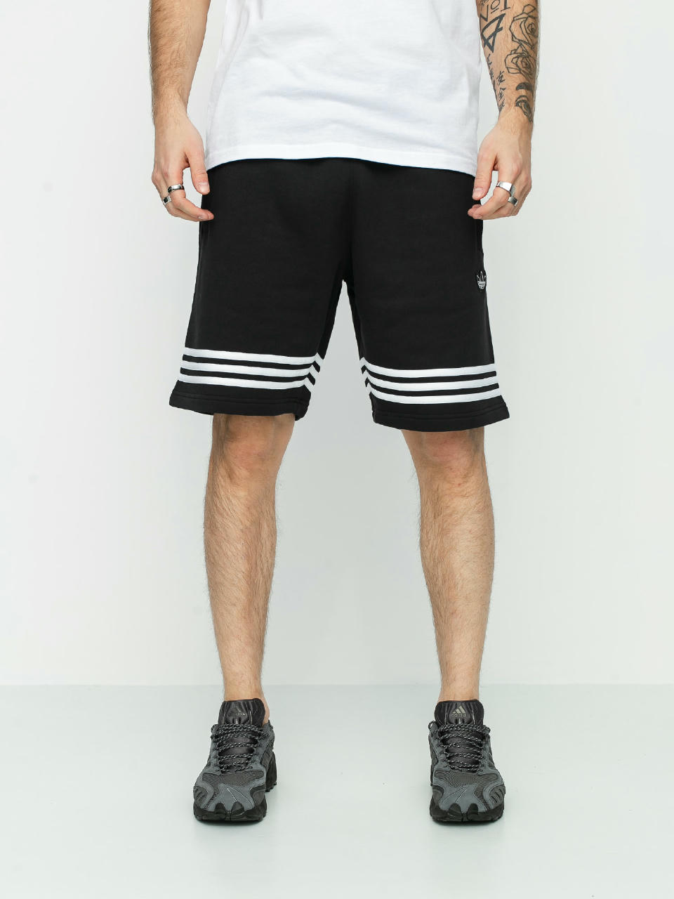 adidas Originals Outline Shorts (black)