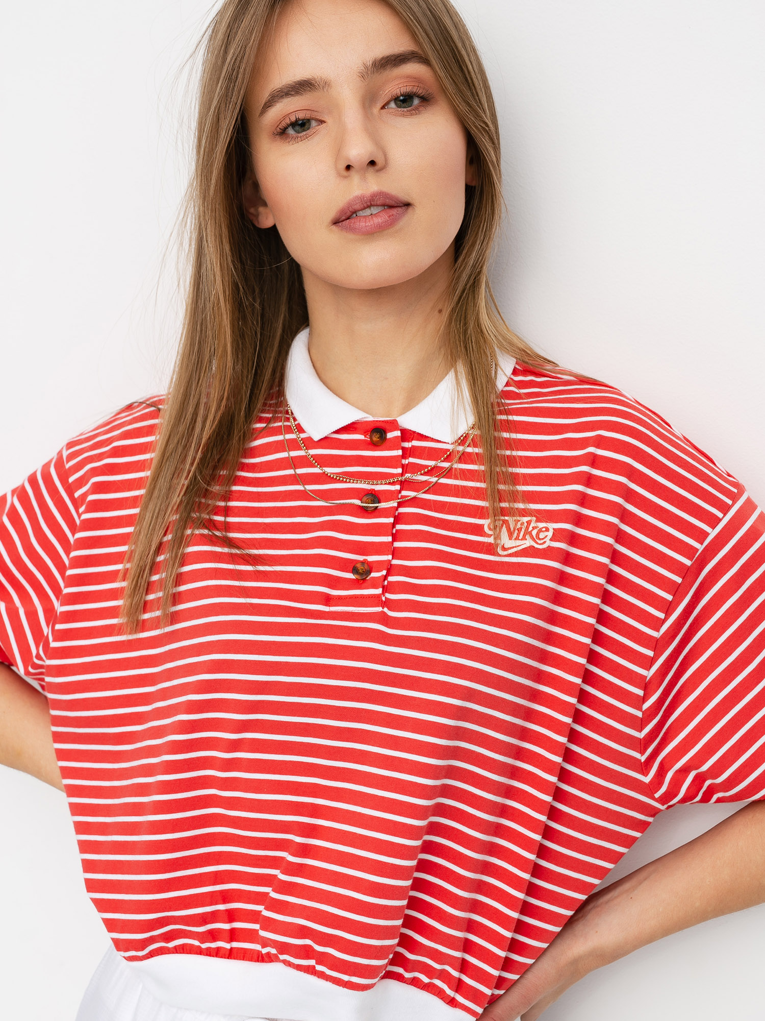 track red nike shirt