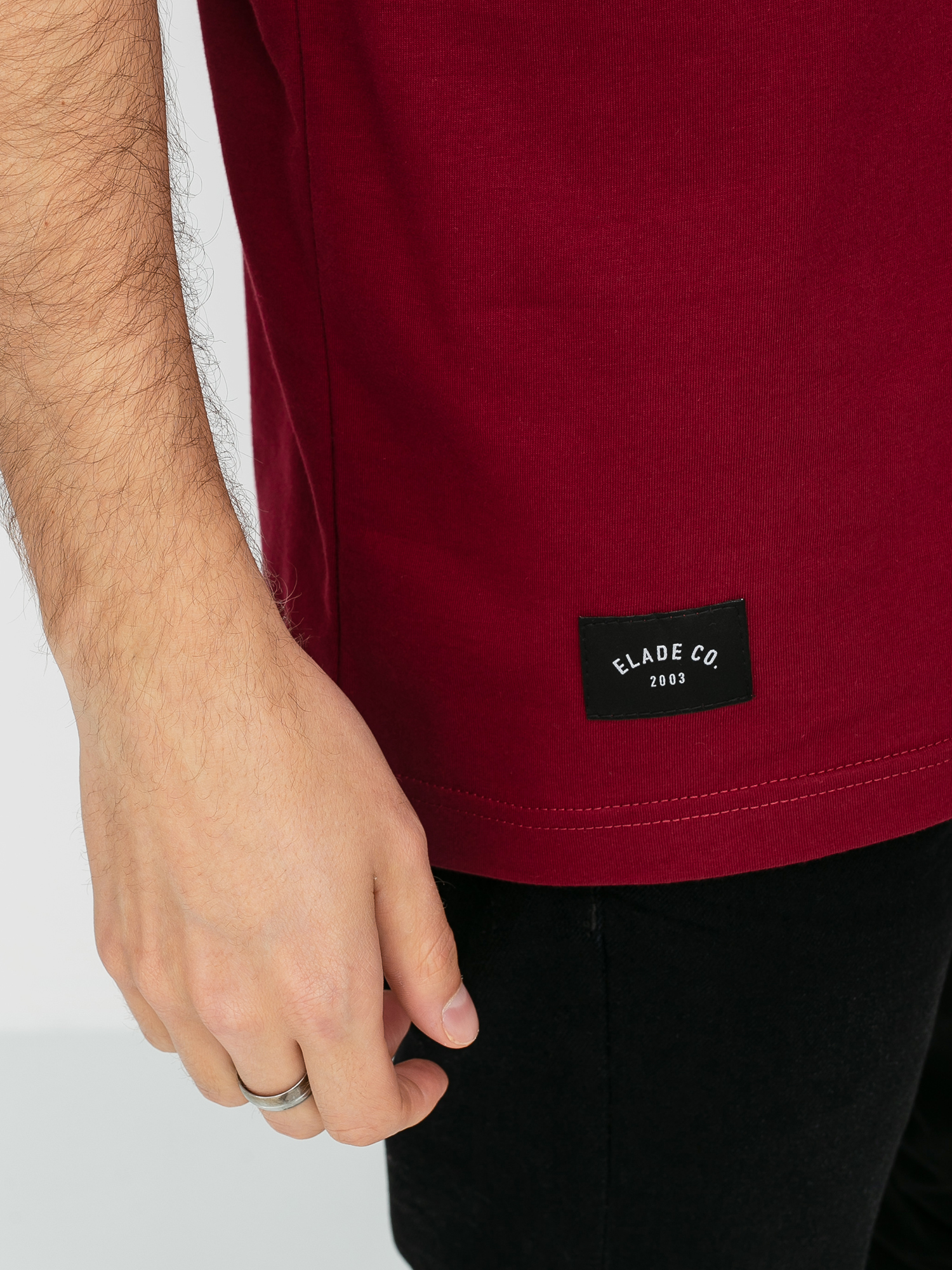 Elade Icon Mini Logo T-shirt (maroon)
