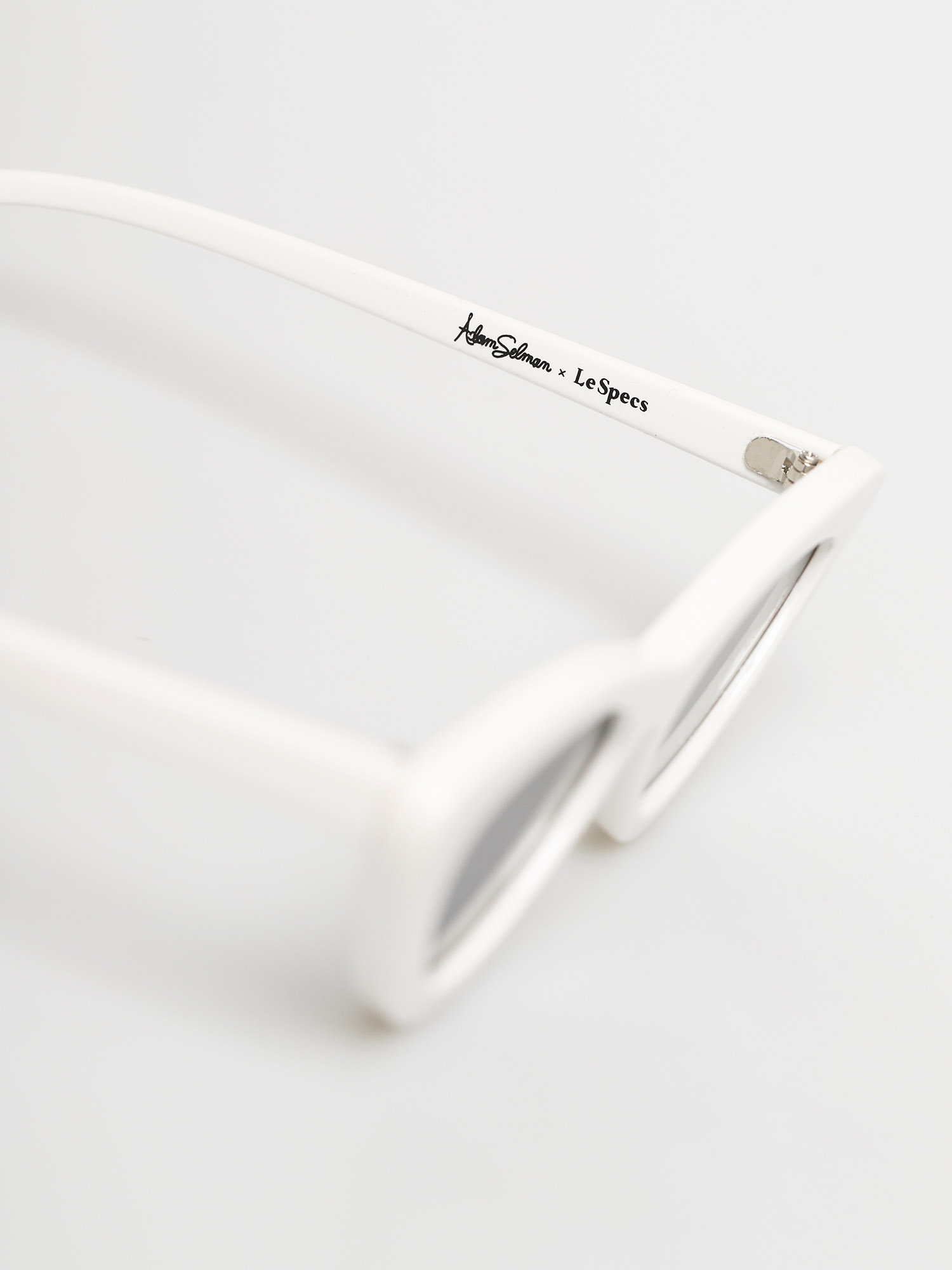 Le Specs X Adam Selman The Last Lolita Sunglasses (white)