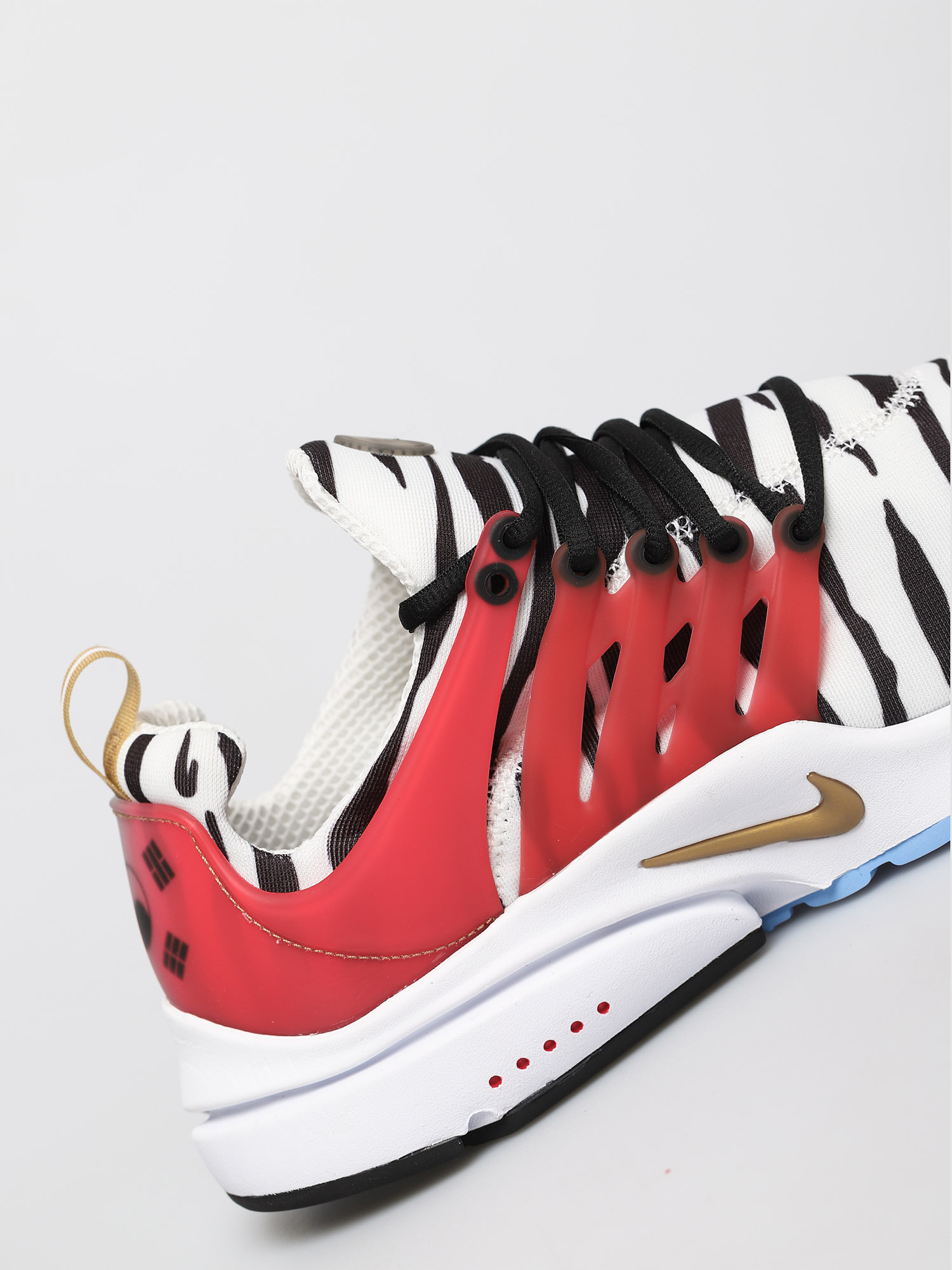 Nike Air Presto Shoes (white/metallic gold black red orbit)
