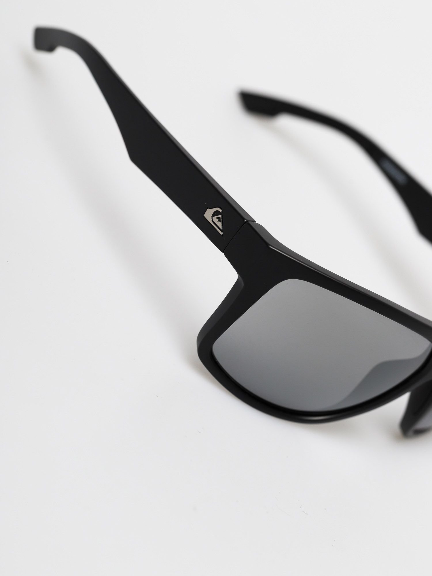 sunglasses transmission