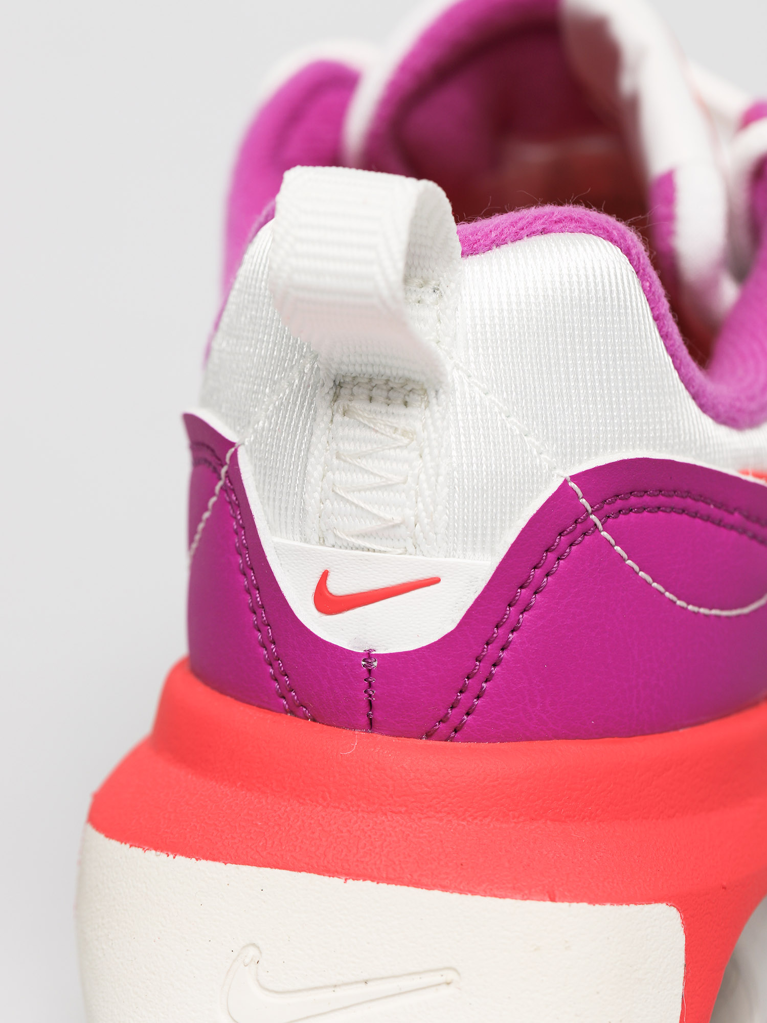Nike Air Max Verona Shoes Wmn (summit white/laser crimson sail magenta)