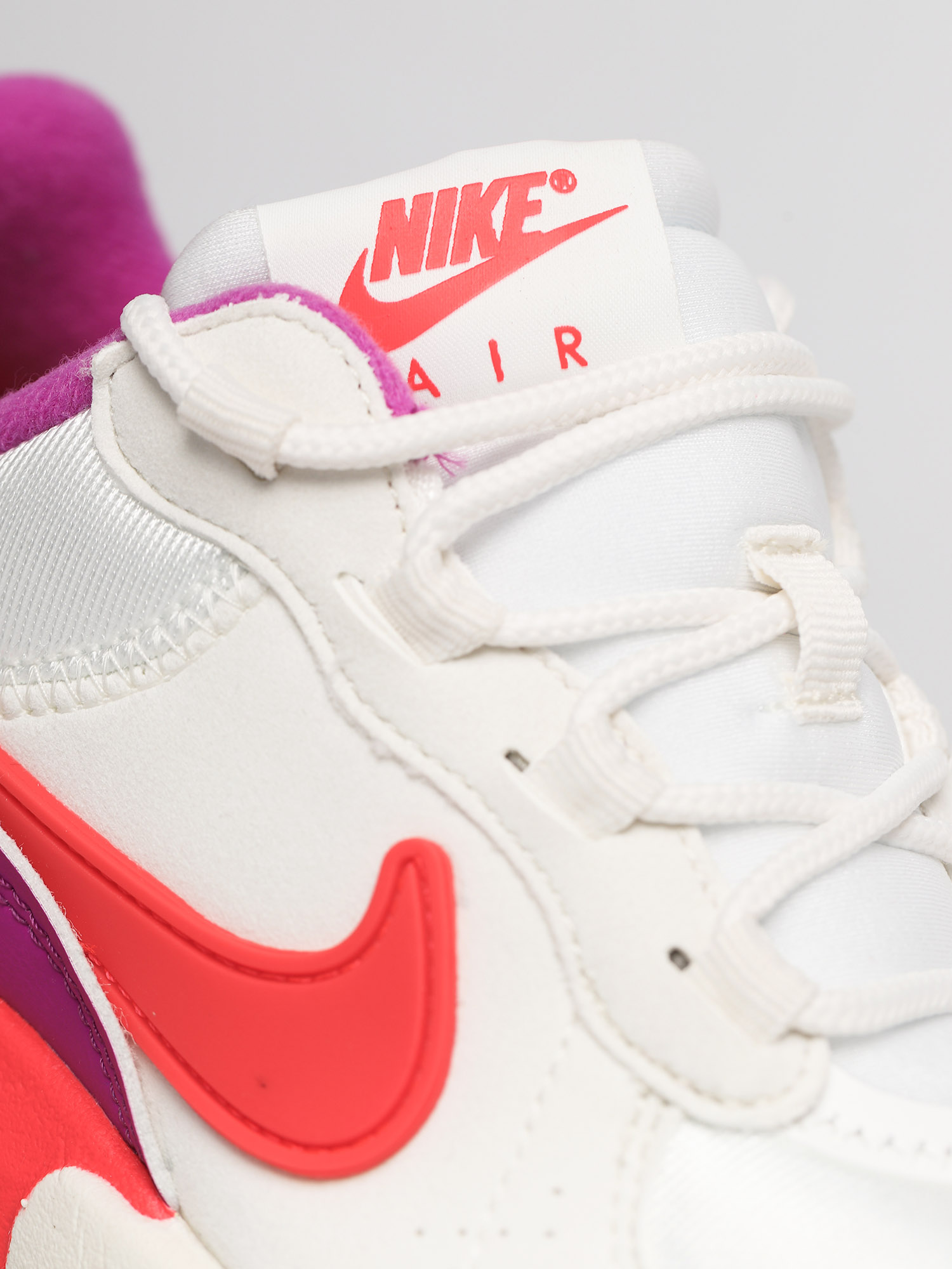 Nike Air Max Verona Shoes Wmn (summit white/laser crimson sail magenta)