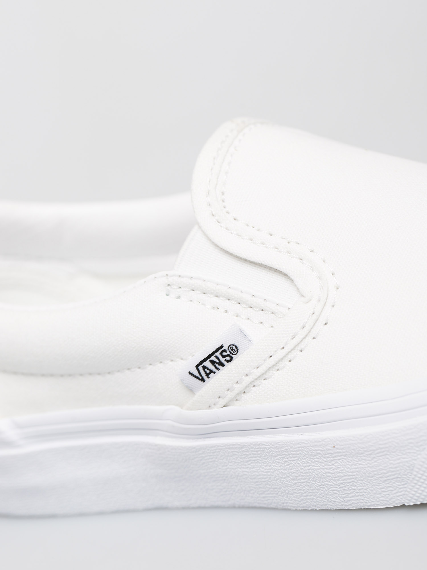 Vans Classic Slip On Shoes (true white)