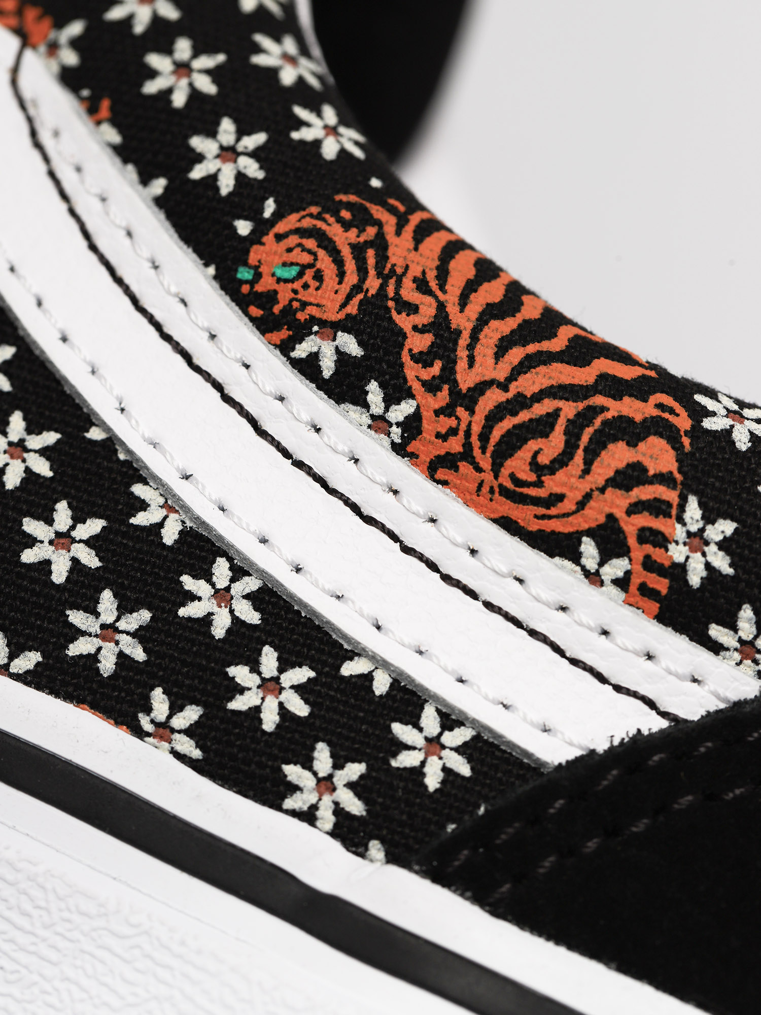 Vans Old Skool Shoes (tiger floral/black/true white)