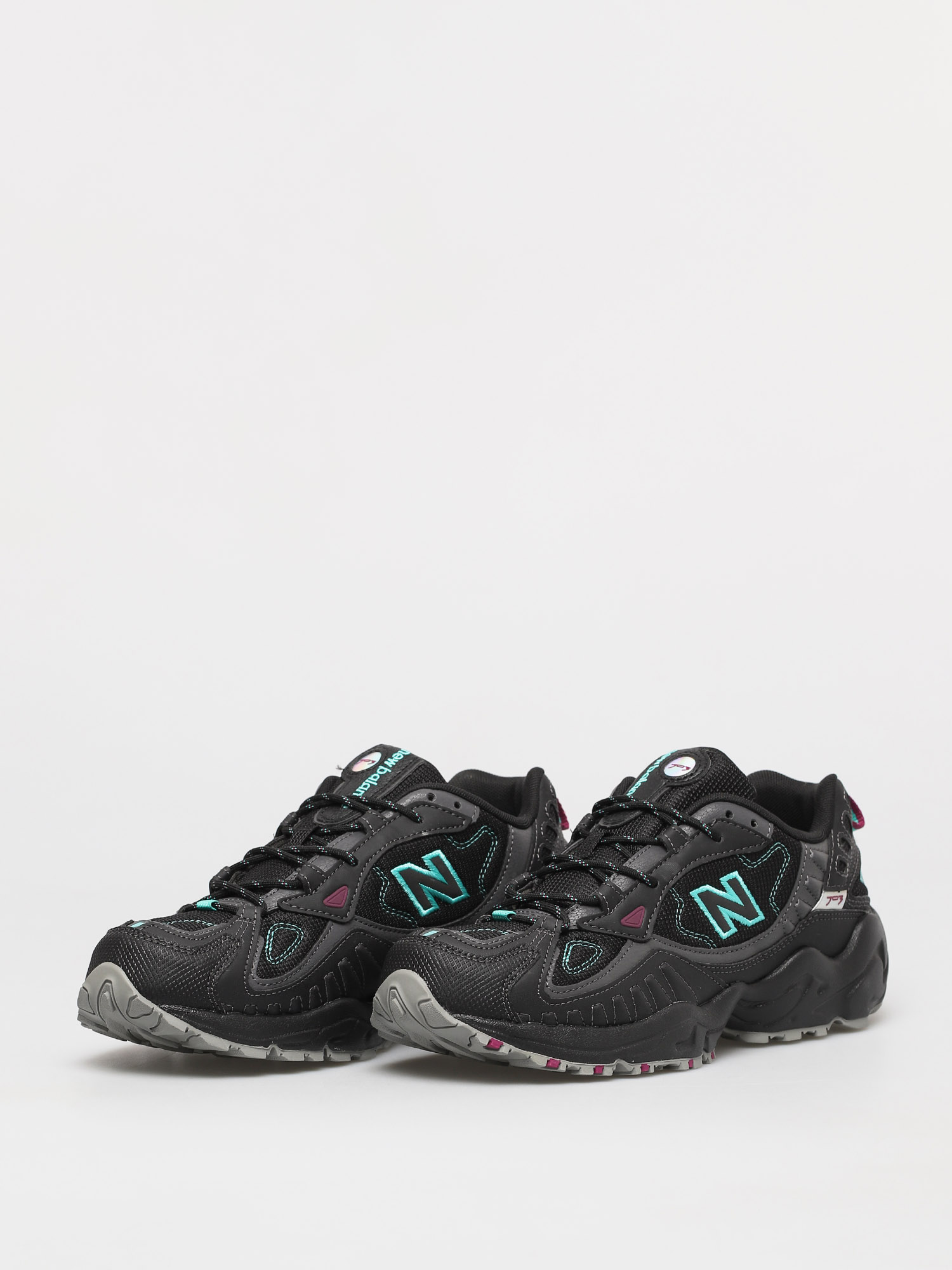 New Balance 703 Shoes (black)
