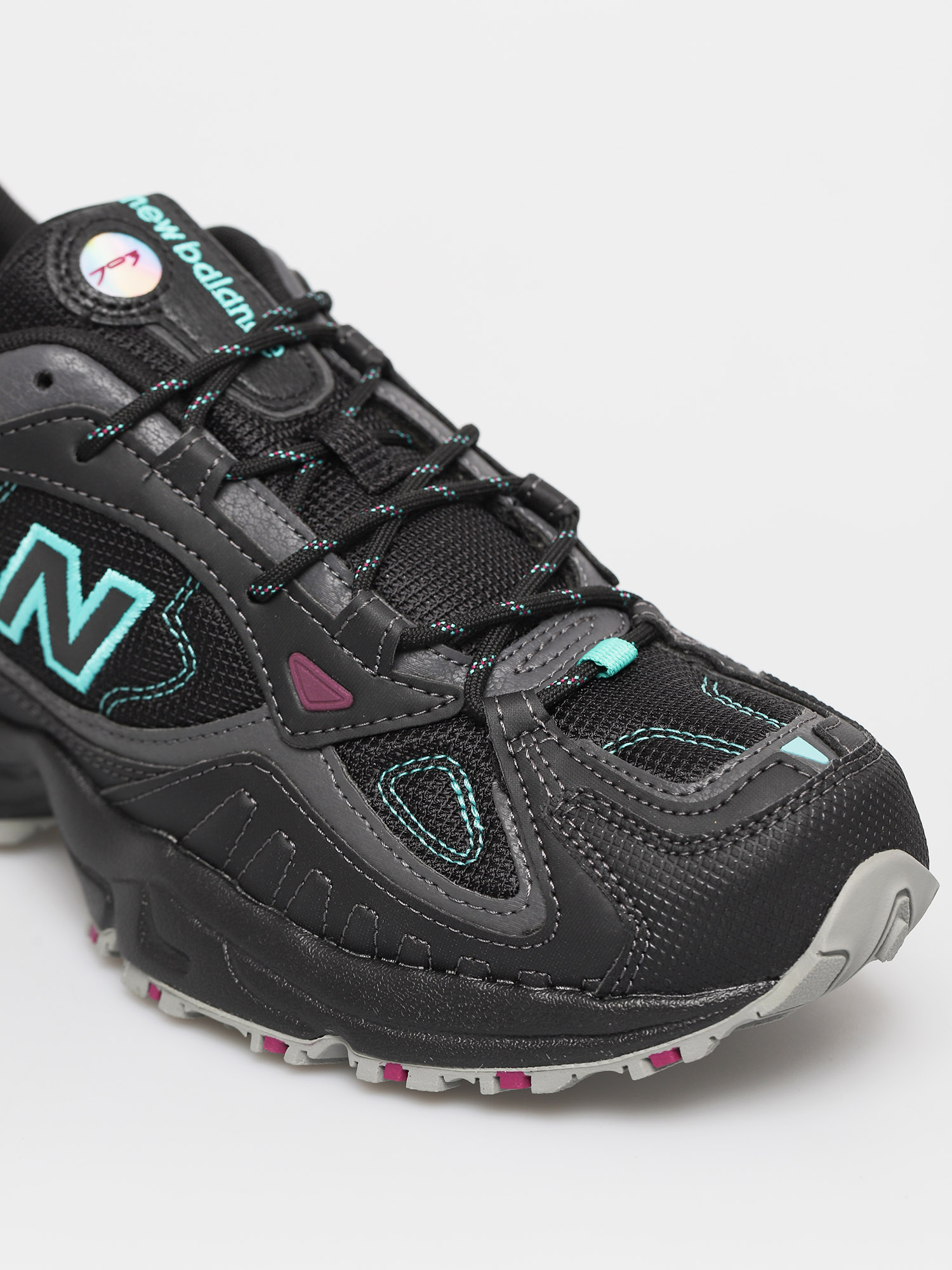 New Balance 703 Shoes (black)