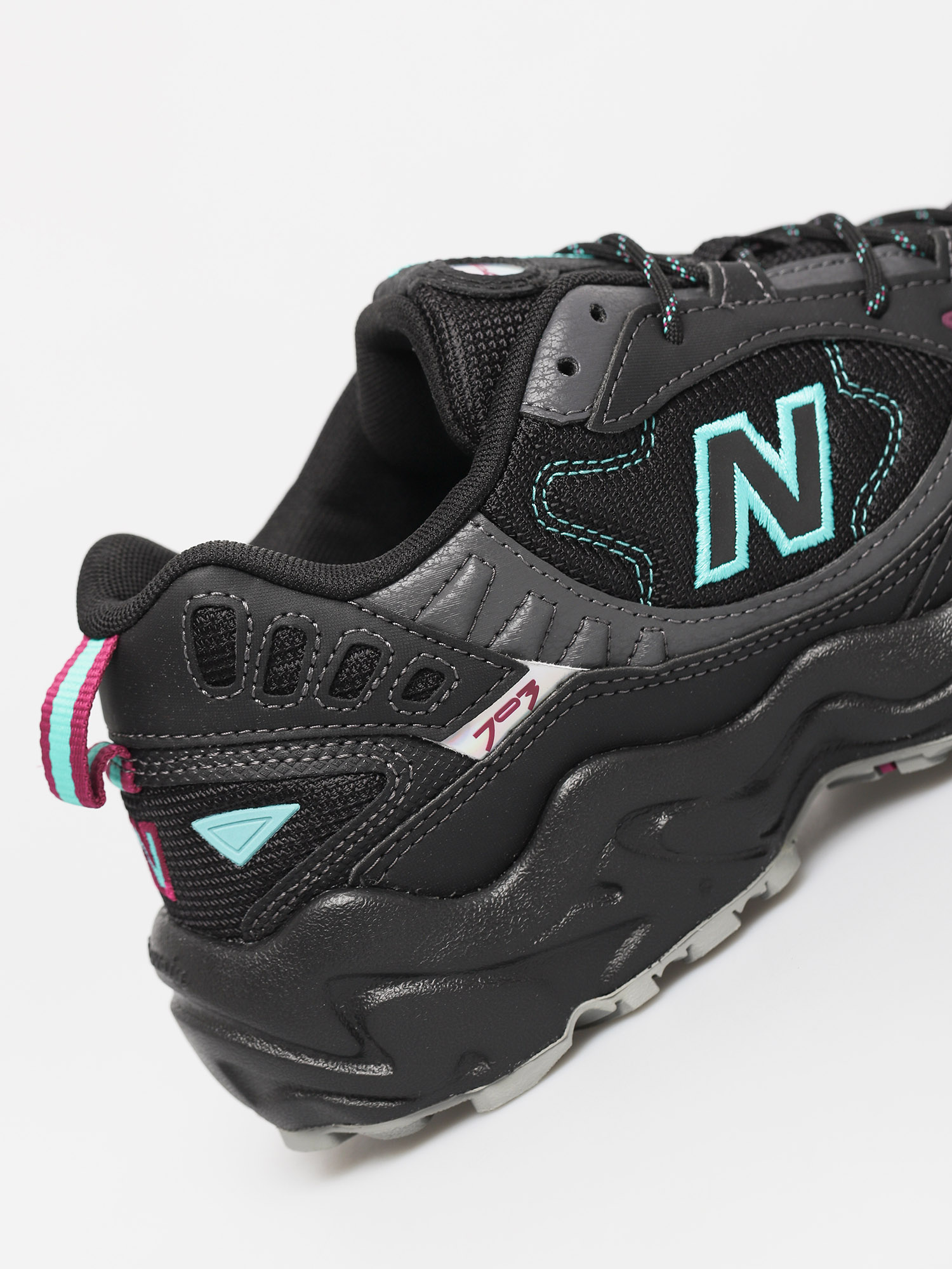 New Balance 703 Shoes (black)