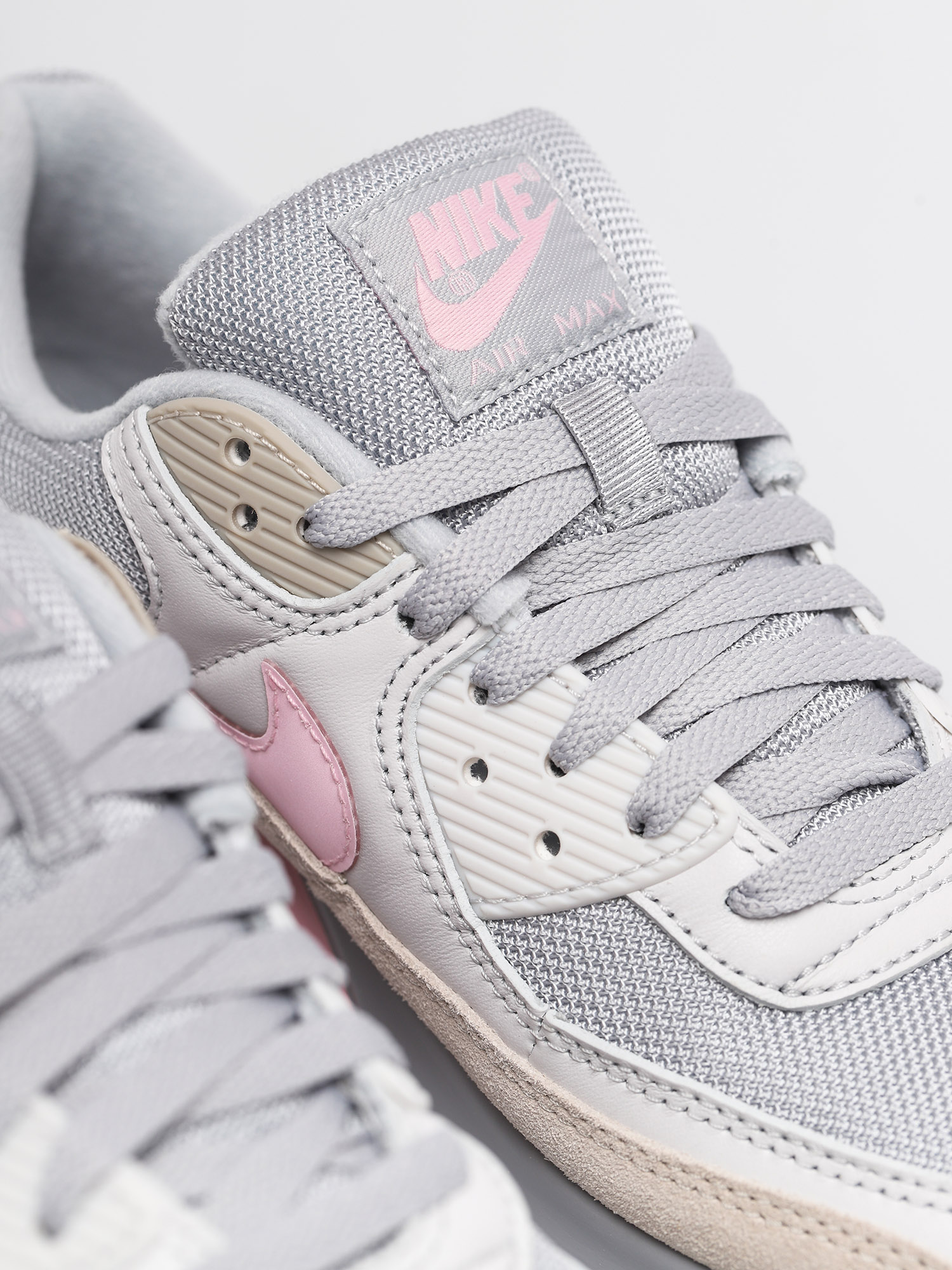 Nike Air Max 90 Shoes (vast grey/pink wolf grey string)