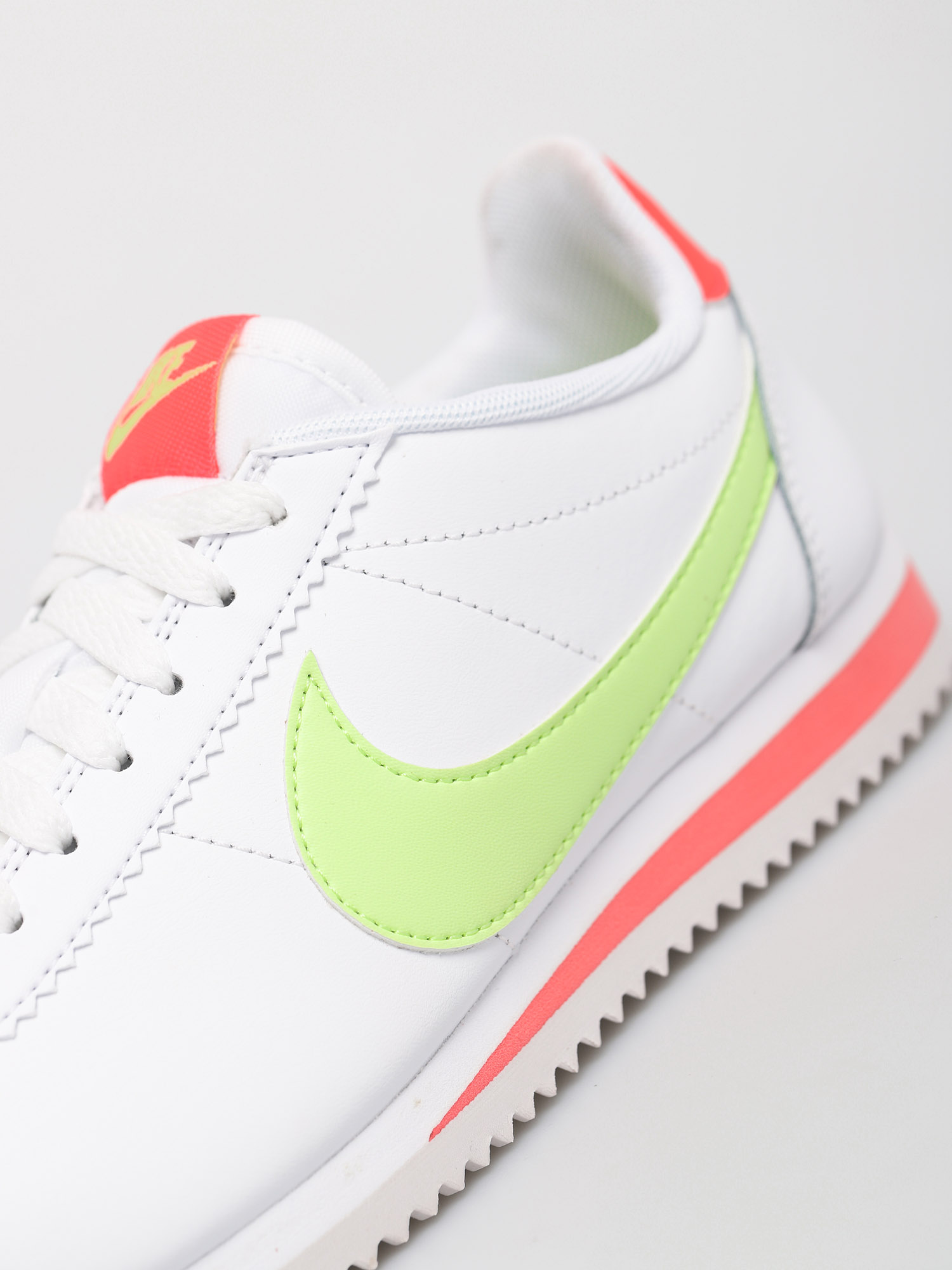 Nike Classic Cortez Schuhe Wmn (white/barely volt flash crimson)