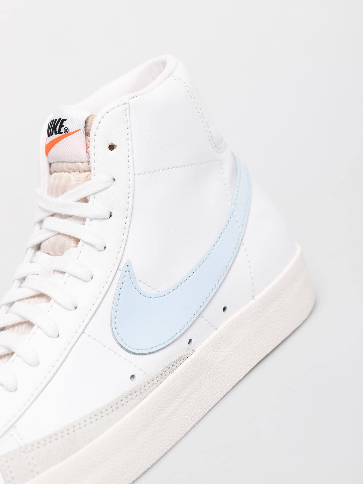 Nike Blazer Mid 77 Vintage Shoes (white/celestine blue sail)