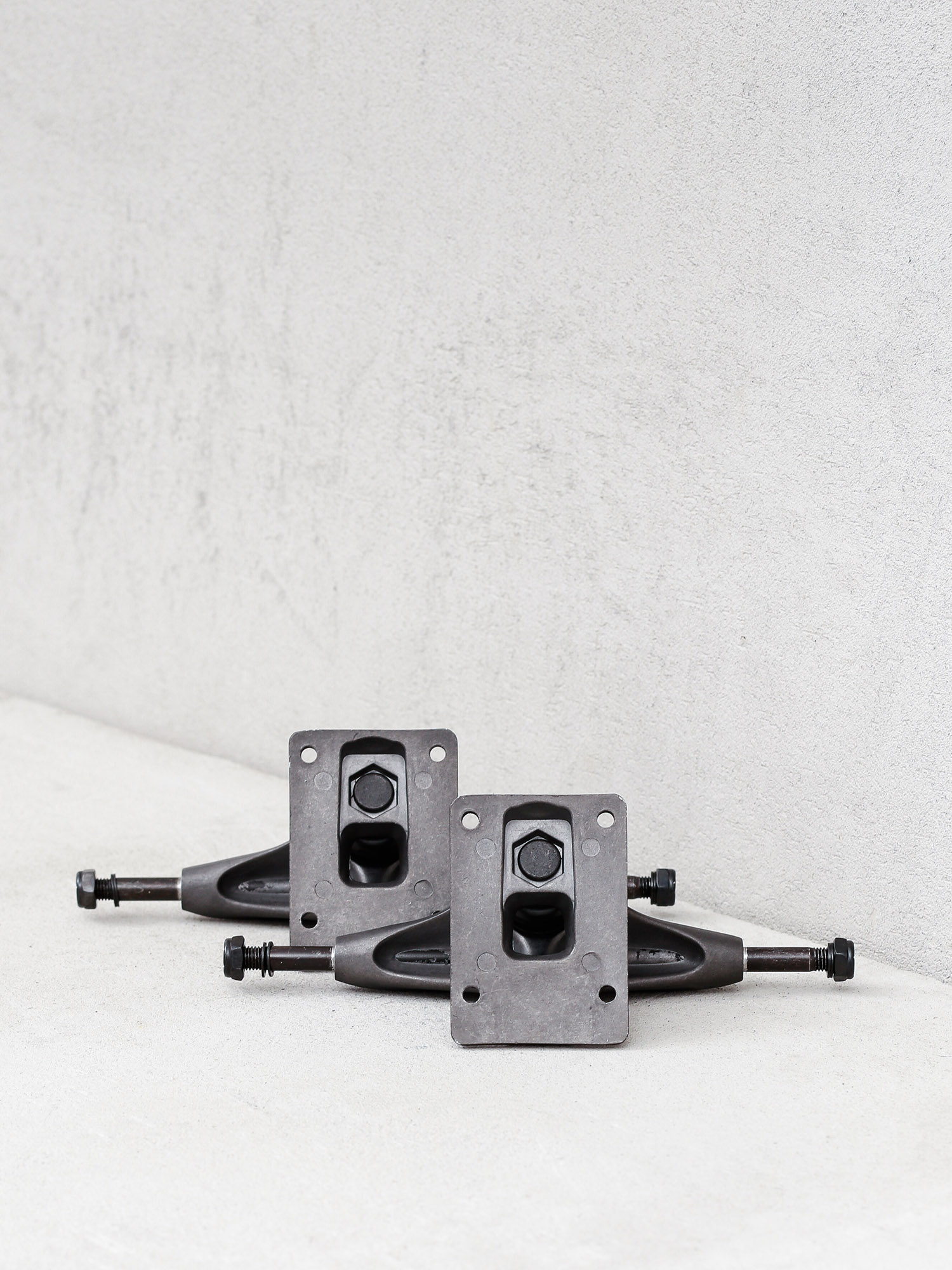 Globe Slant Standard Trucks (black)